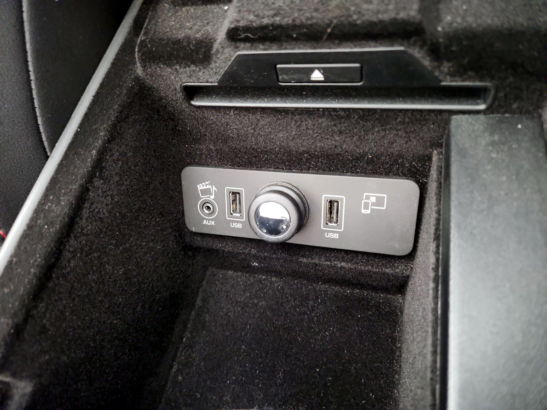 Thumbnail: 2016 Jaguar F-Type - 19