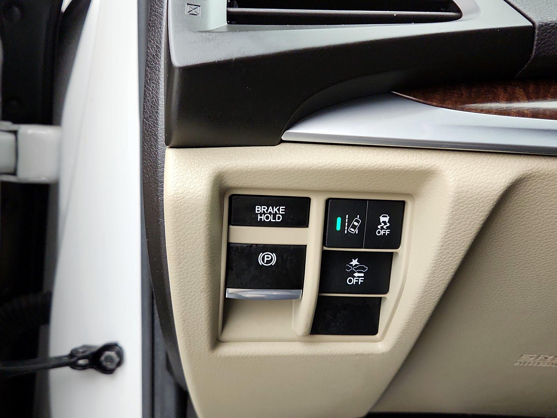 Thumbnail: 2020 Acura MDX - 13