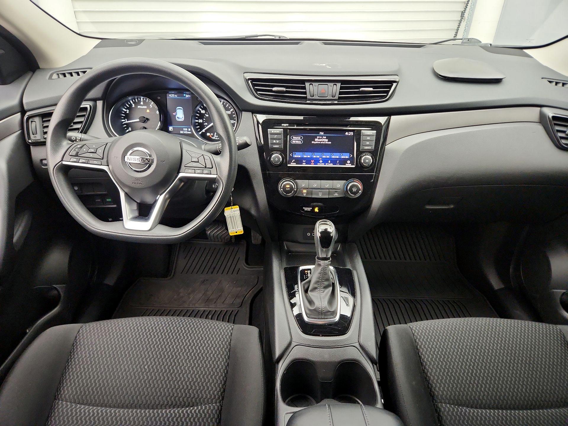 Thumbnail: 2020 Nissan Rogue Sport - 9