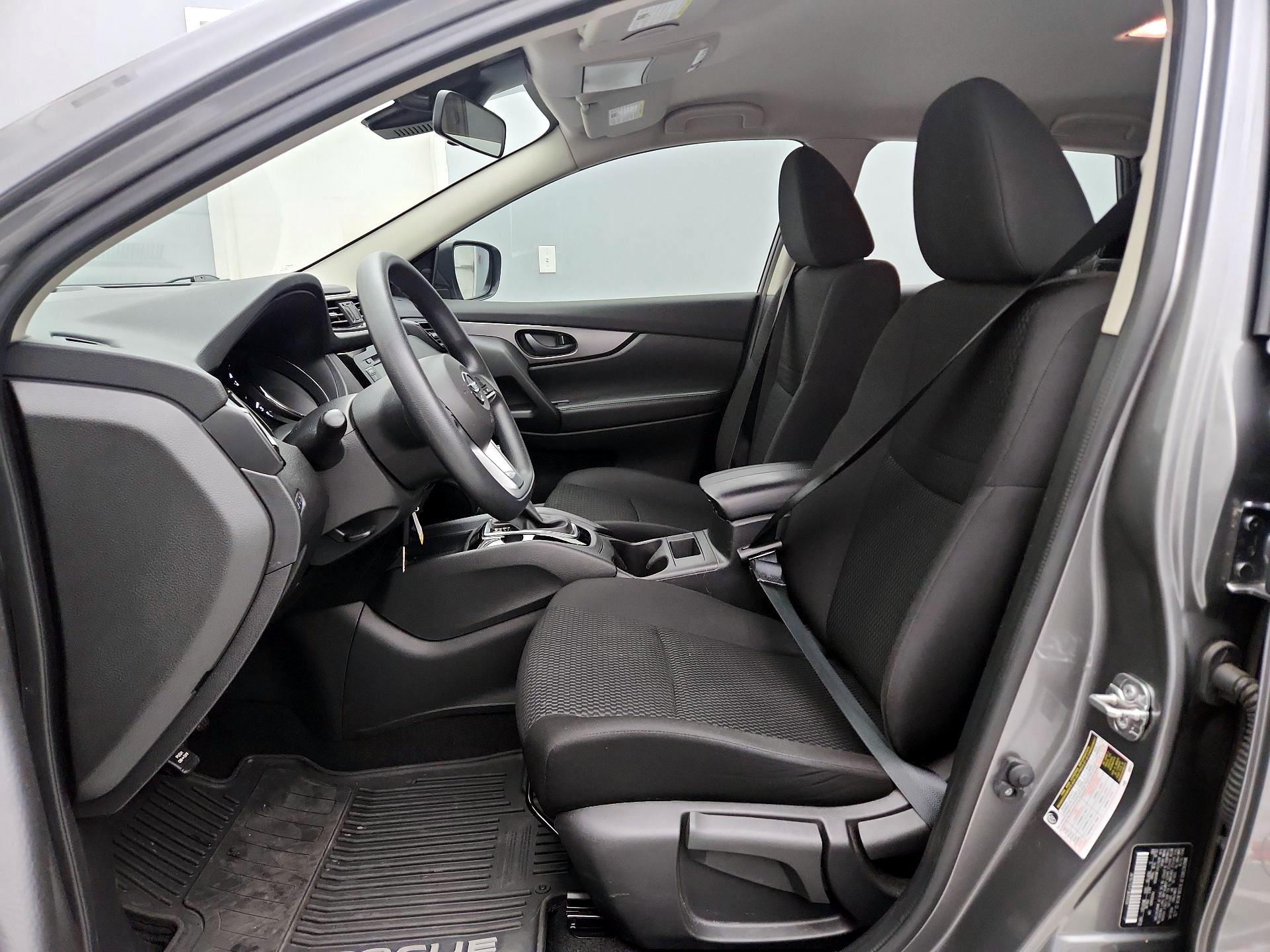 Thumbnail: 2020 Nissan Rogue Sport - 11