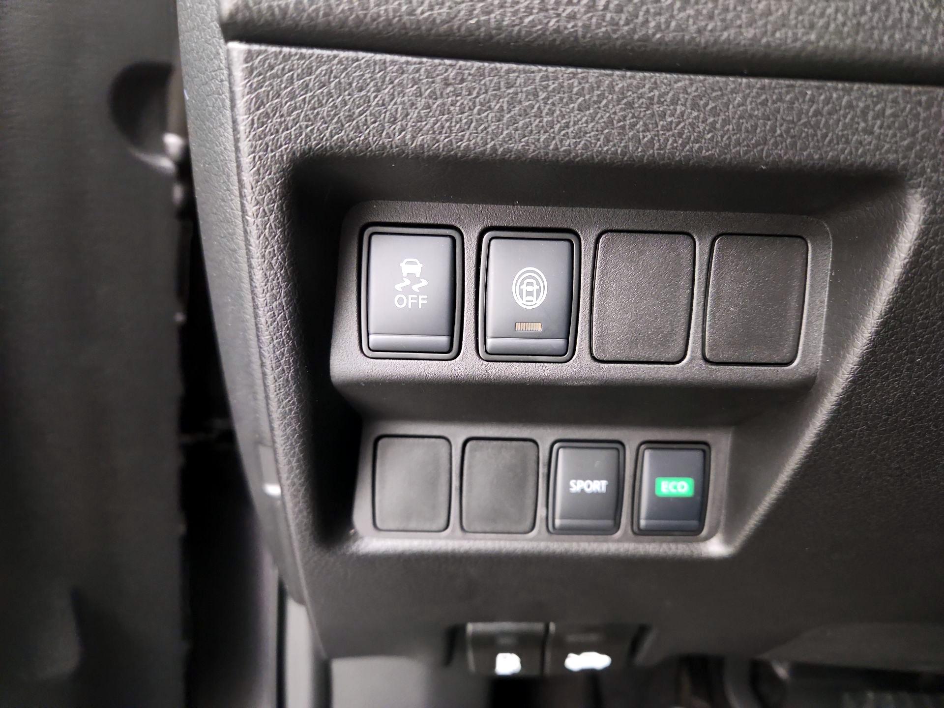 Thumbnail: 2020 Nissan Rogue Sport - 13