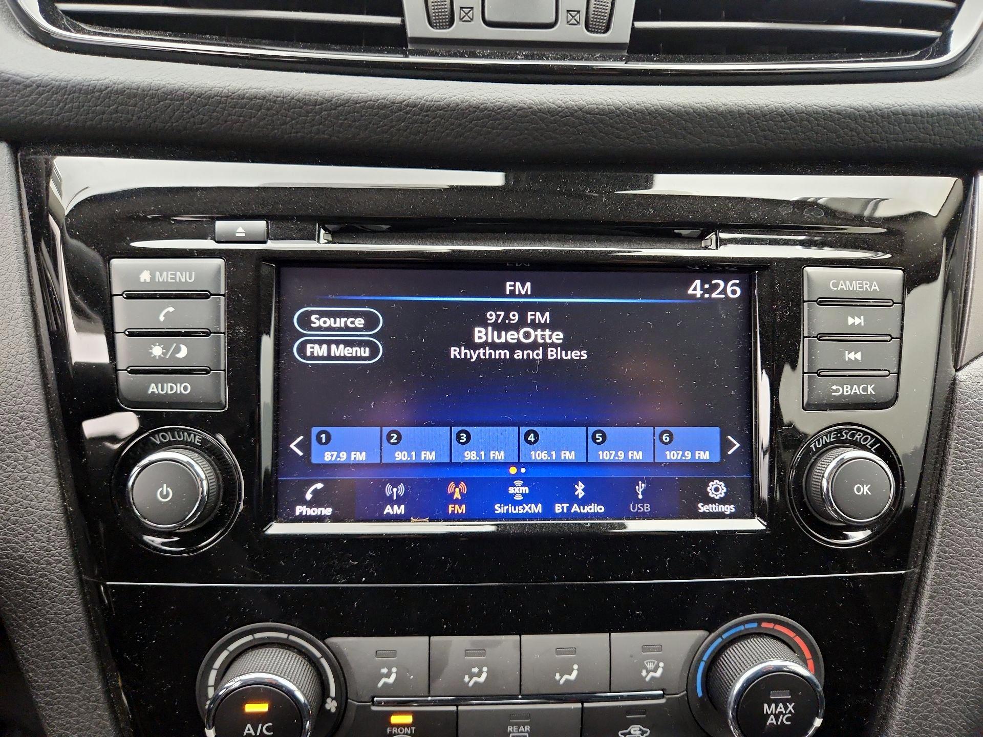 Thumbnail: 2020 Nissan Rogue Sport - 15