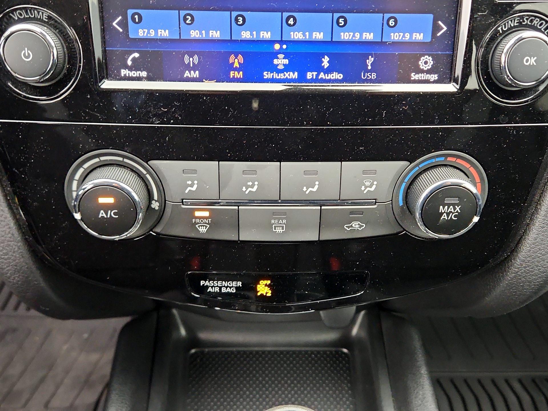 Thumbnail: 2020 Nissan Rogue Sport - 16