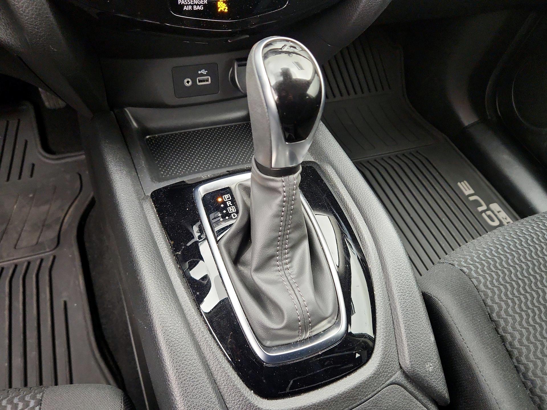 Thumbnail: 2020 Nissan Rogue Sport - 17