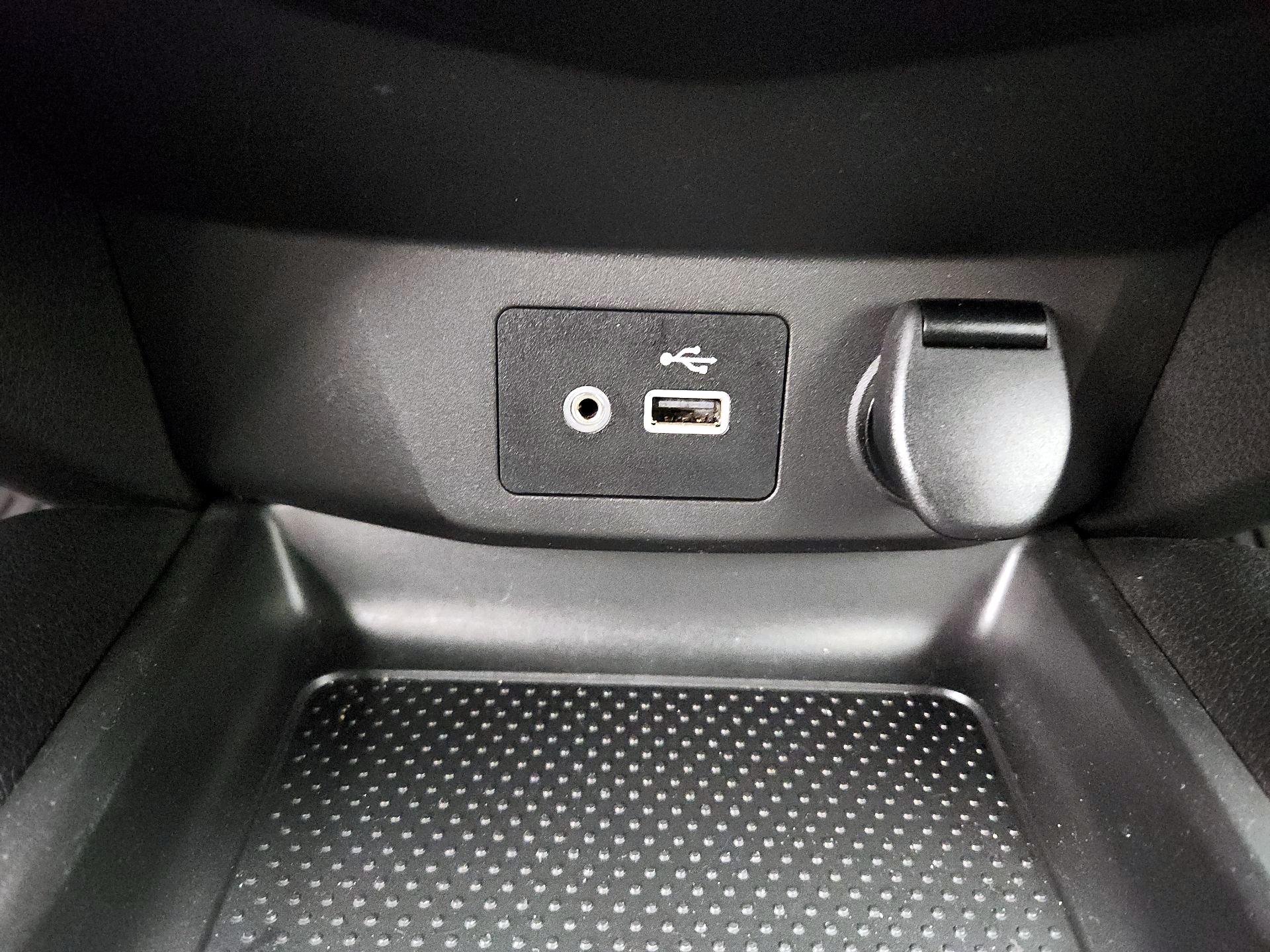 Thumbnail: 2020 Nissan Rogue Sport - 18