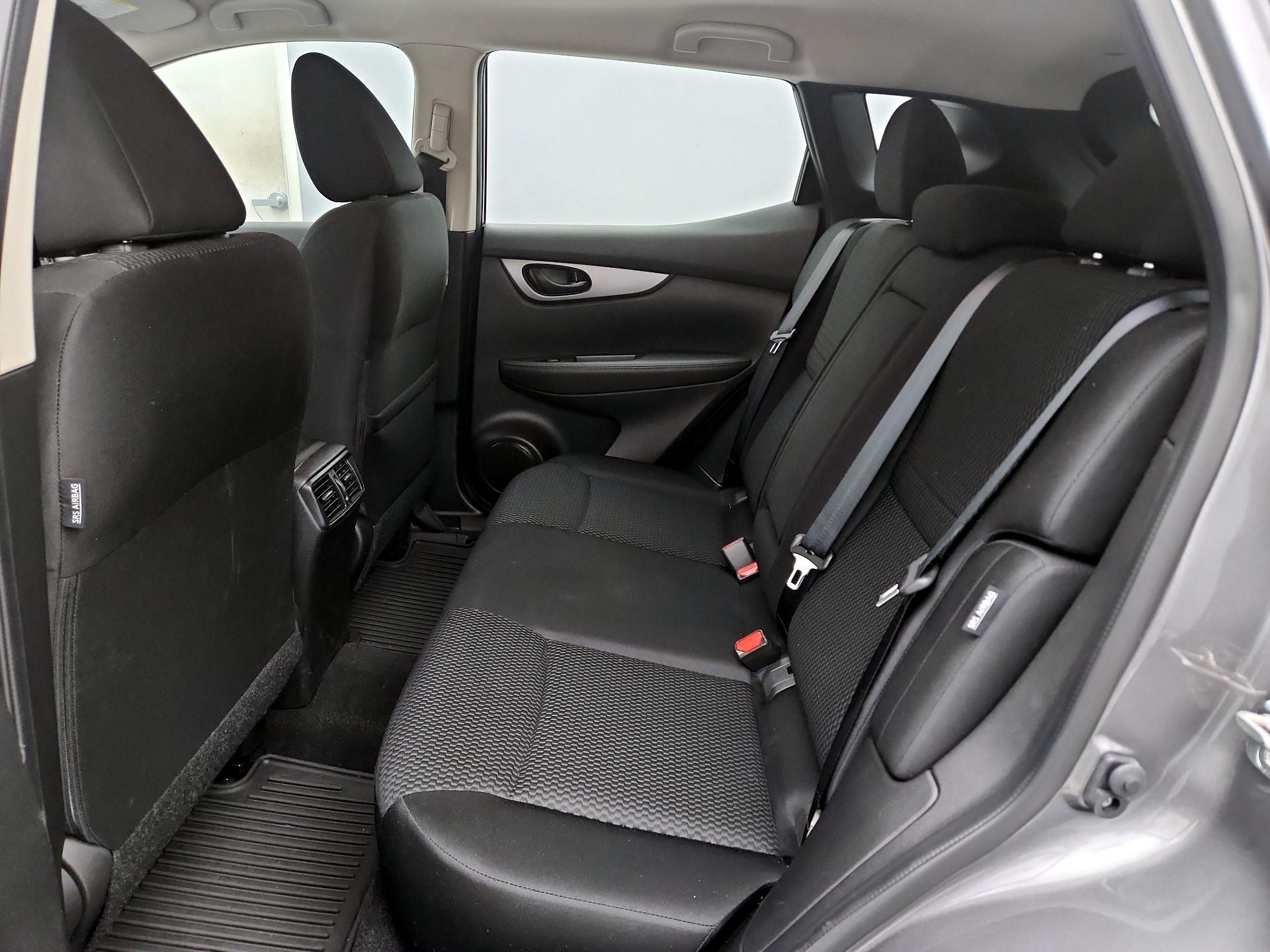 Thumbnail: 2020 Nissan Rogue Sport - 19