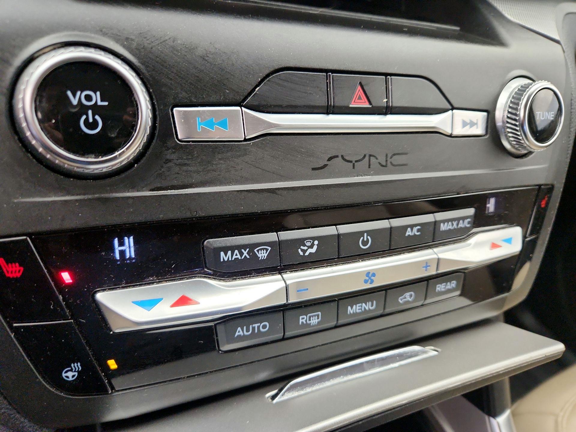 Thumbnail: 2020 Ford Explorer - 17