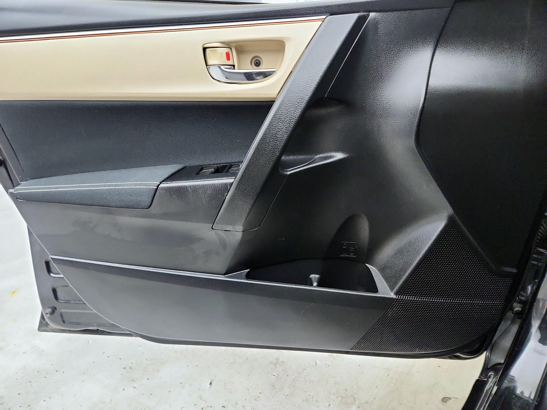 Thumbnail: 2015 Toyota Corolla - 12