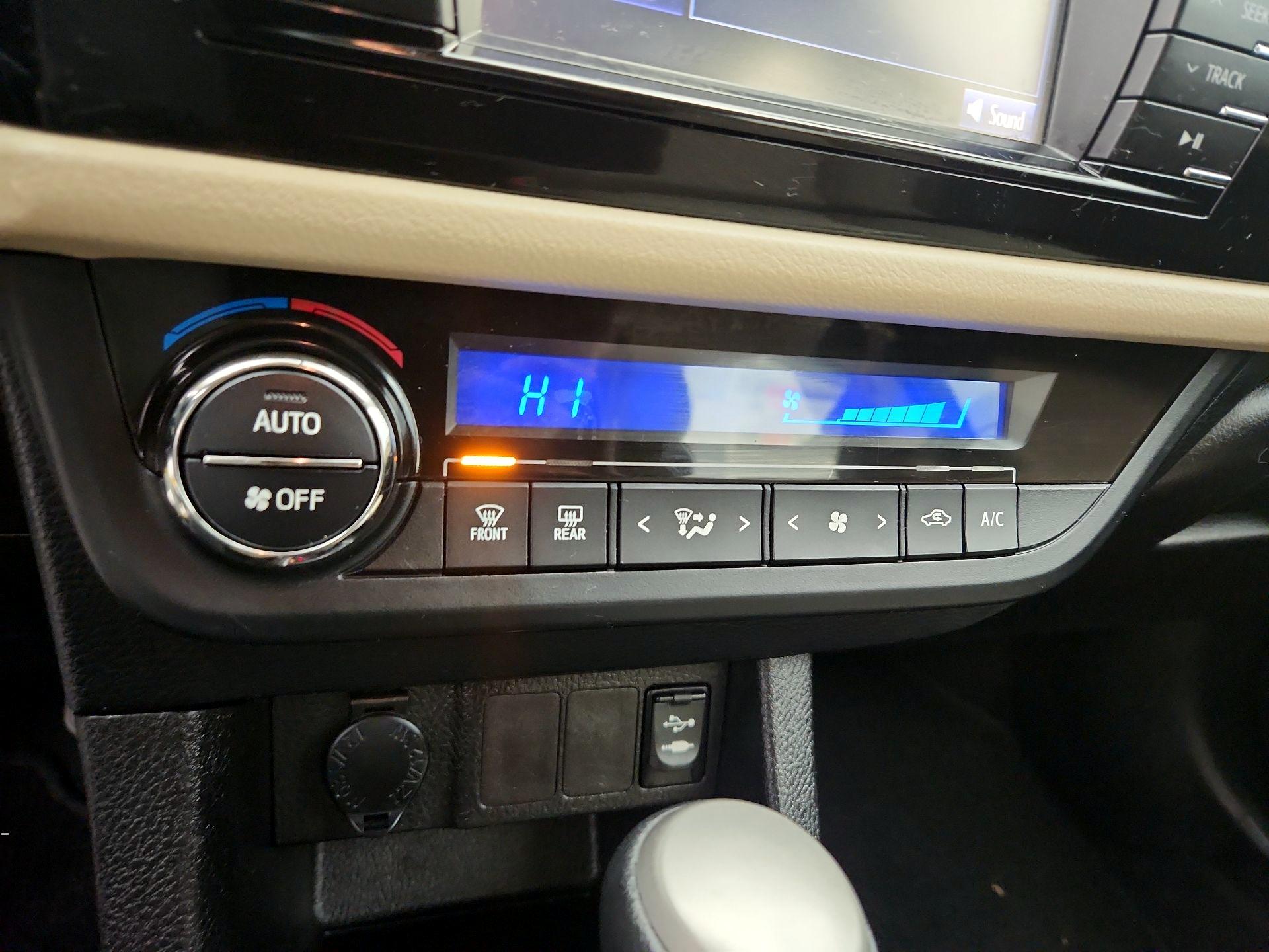 Thumbnail: 2015 Toyota Corolla - 16