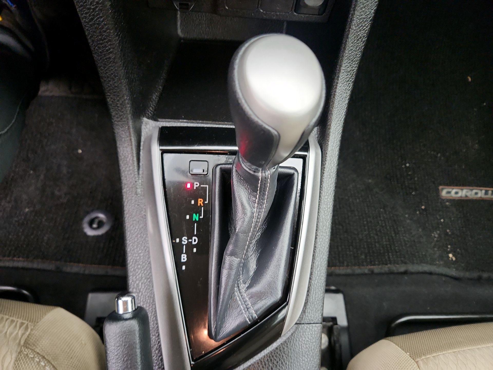 Thumbnail: 2015 Toyota Corolla - 17