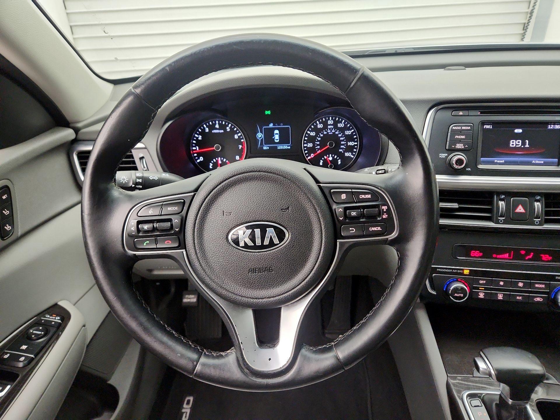 Thumbnail: 2016 Kia Optima - 10