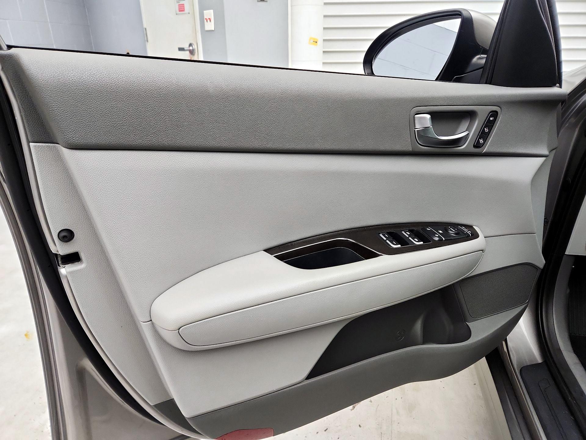 Thumbnail: 2016 Kia Optima - 12