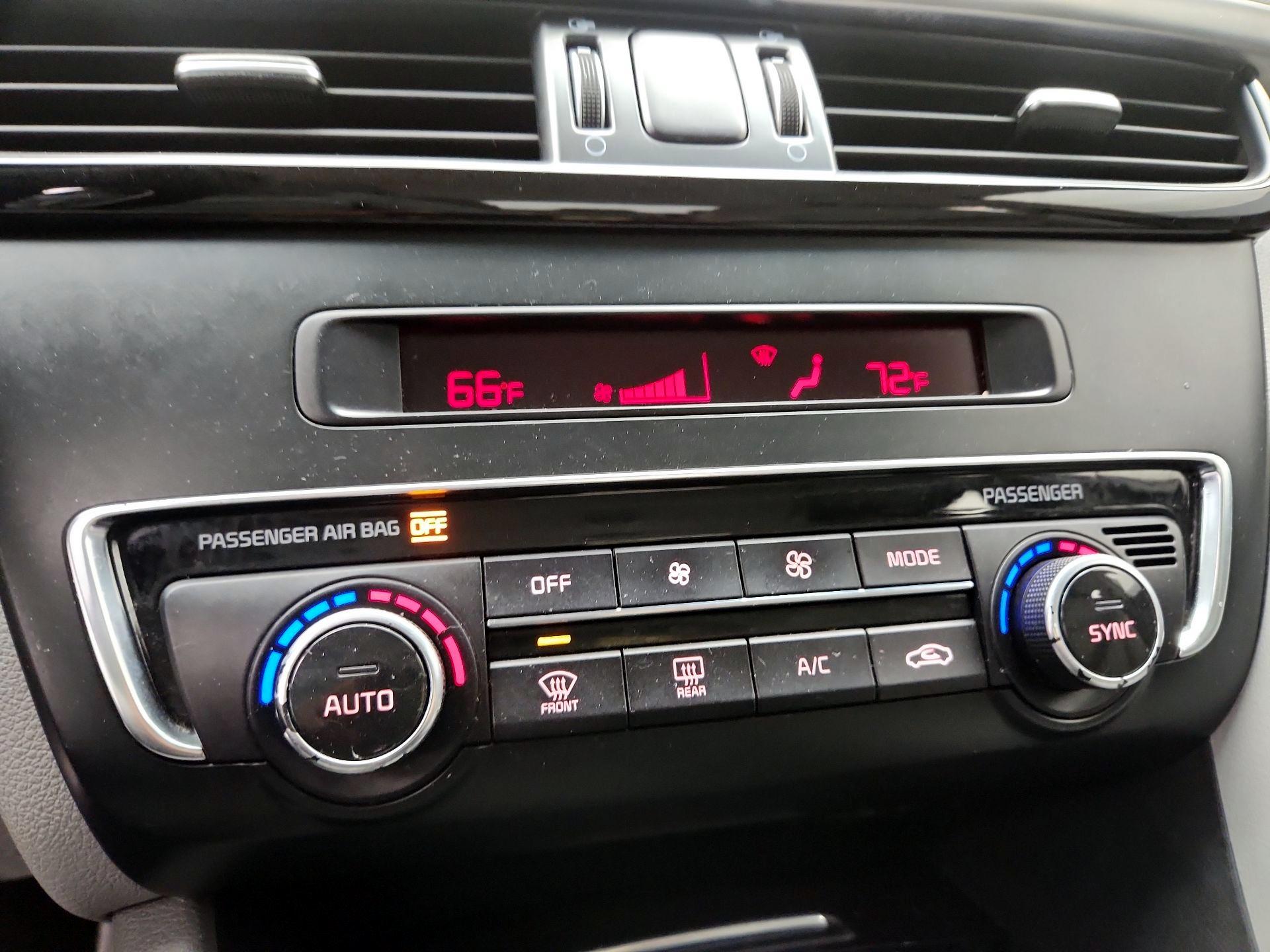 Thumbnail: 2016 Kia Optima - 16