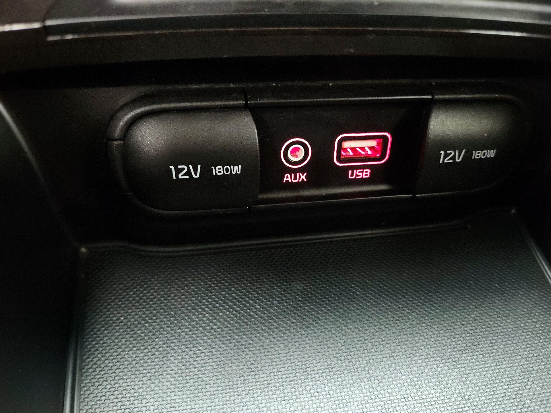 Thumbnail: 2016 Kia Optima - 18