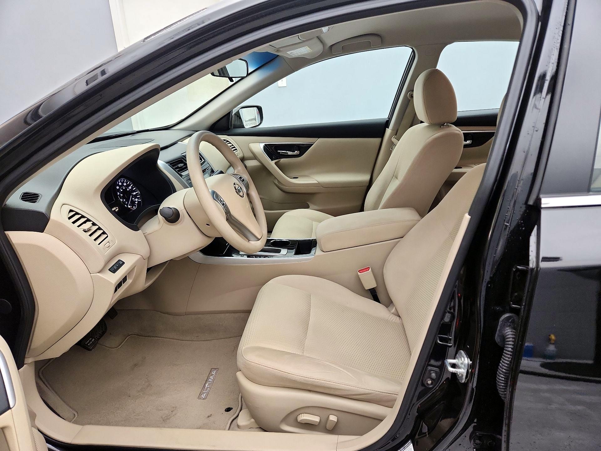 Thumbnail: 2014 Nissan Altima - 11