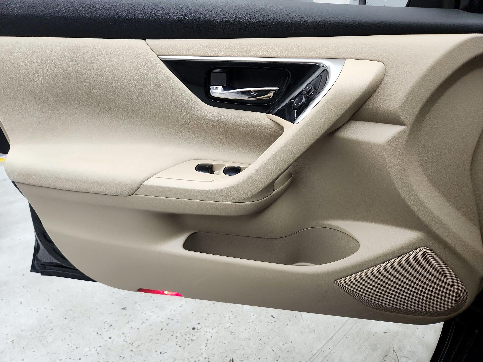 Thumbnail: 2014 Nissan Altima - 12