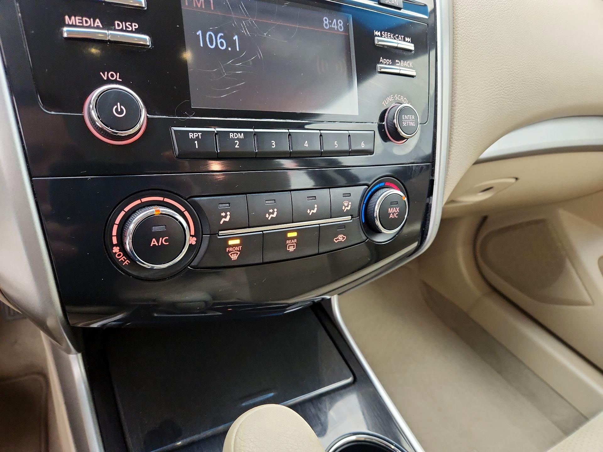 Thumbnail: 2014 Nissan Altima - 16