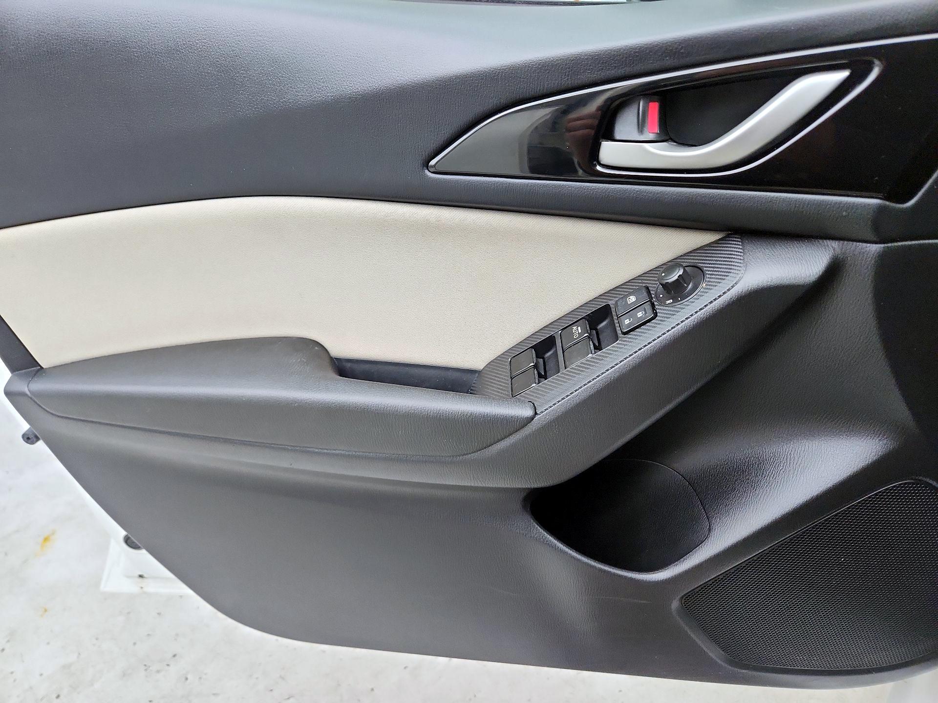 Thumbnail: 2016 Mazda Mazda3 - 12