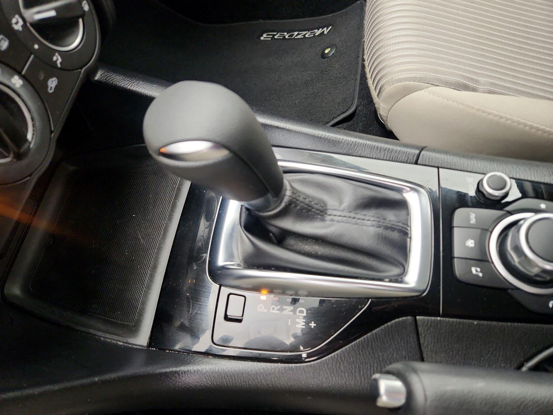 Thumbnail: 2016 Mazda Mazda3 - 17