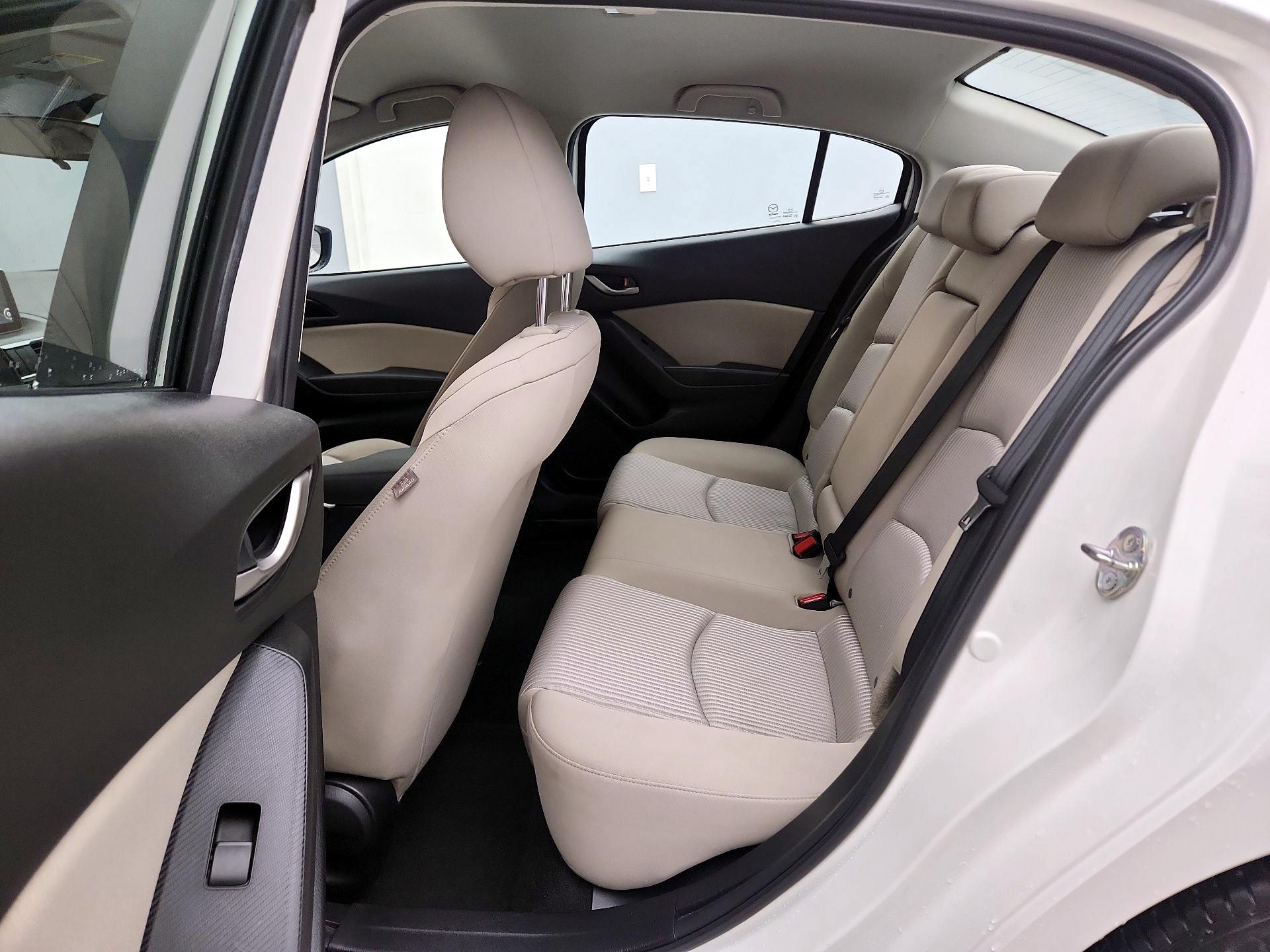 Thumbnail: 2016 Mazda Mazda3 - 19