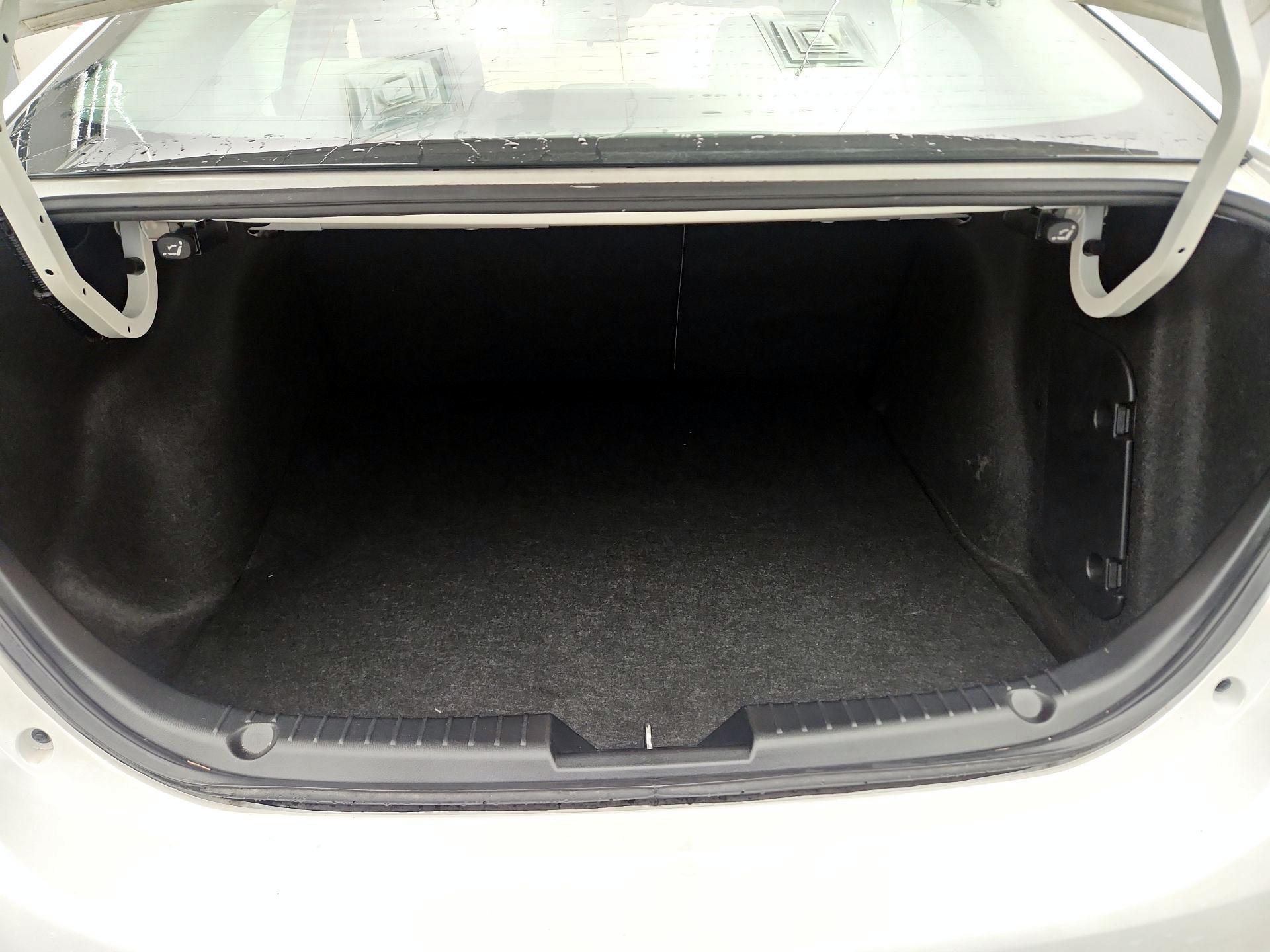 Thumbnail: 2016 Mazda Mazda3 - 20