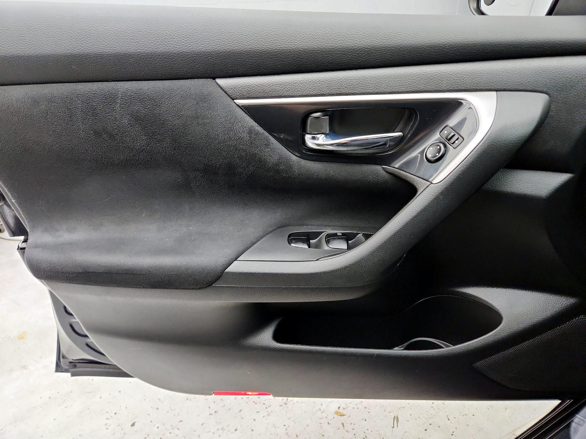 Thumbnail: 2014 Nissan Altima - 12