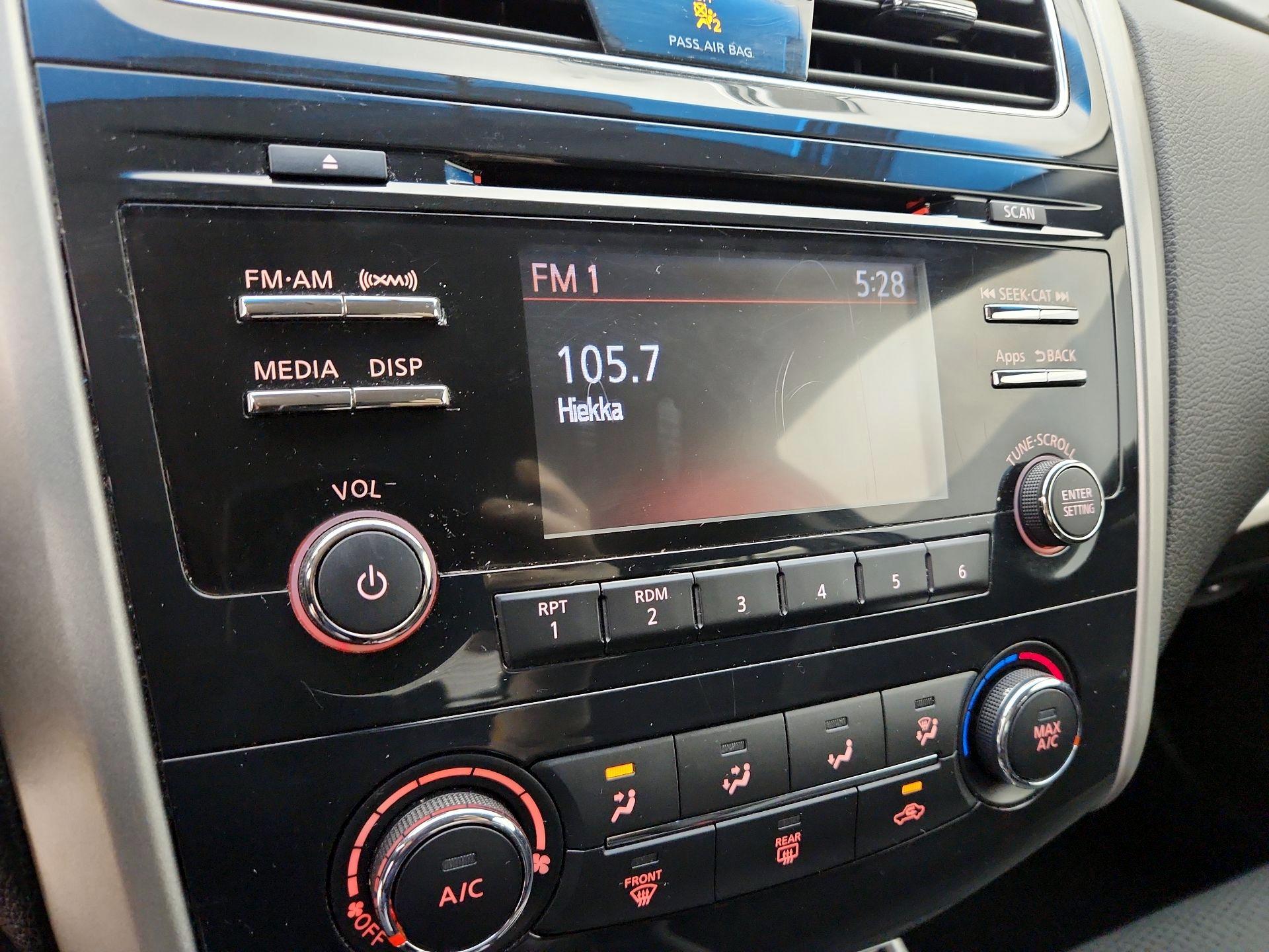 Thumbnail: 2014 Nissan Altima - 15