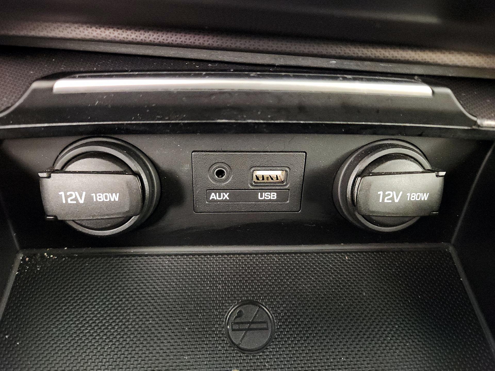 Thumbnail: 2017 Genesis G80 - 19