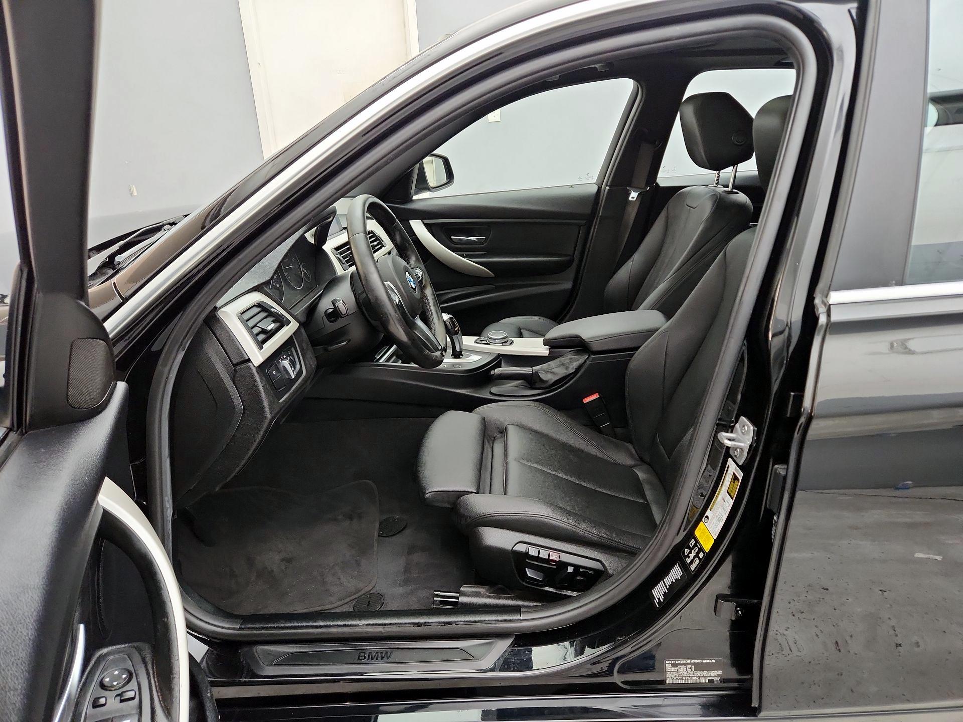 Thumbnail: 2015 BMW 3 Series - 11