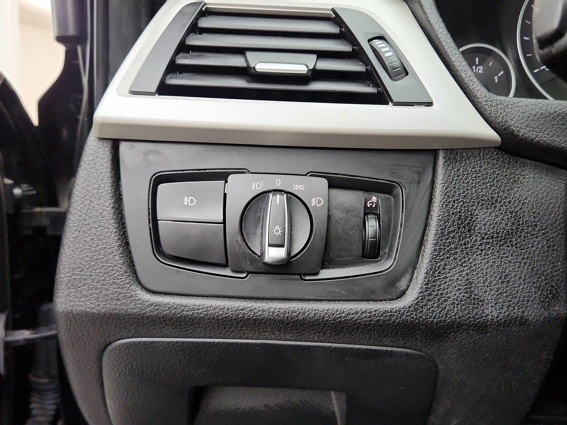 Thumbnail: 2015 BMW 3 Series - 13