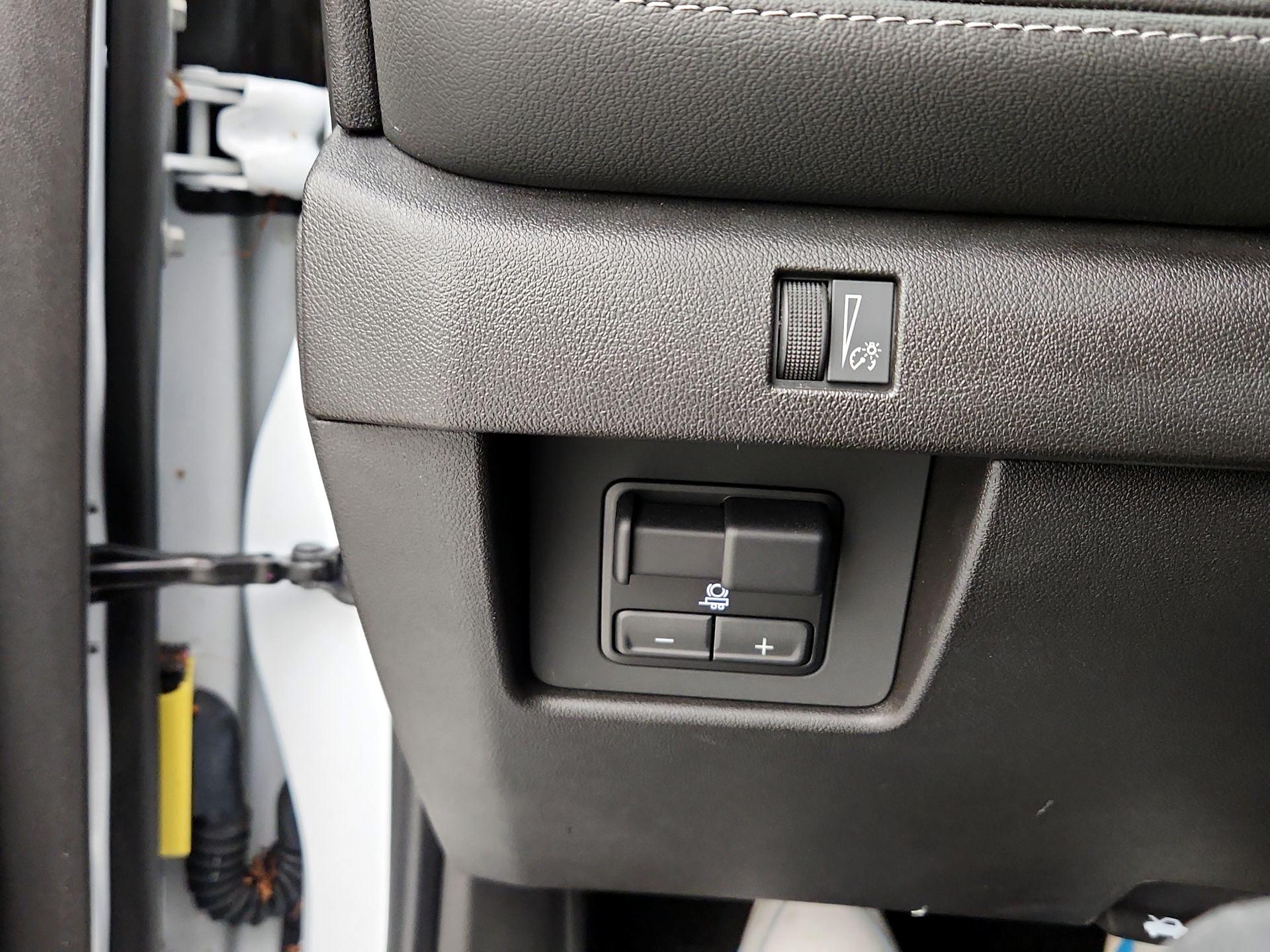 Thumbnail: 2023 Chevrolet Colorado - 13