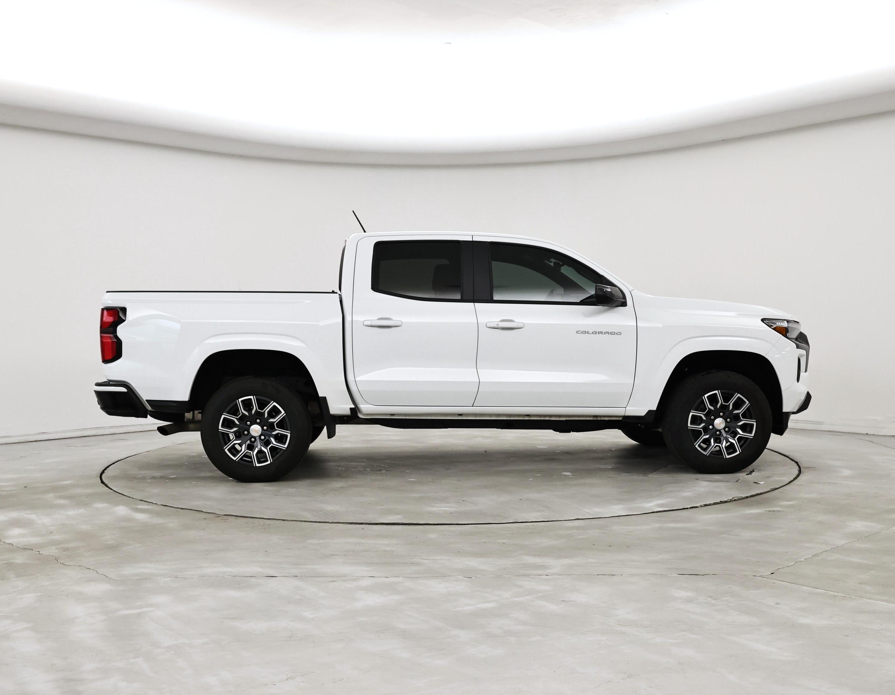 Thumbnail: 2023 Chevrolet Colorado - 7