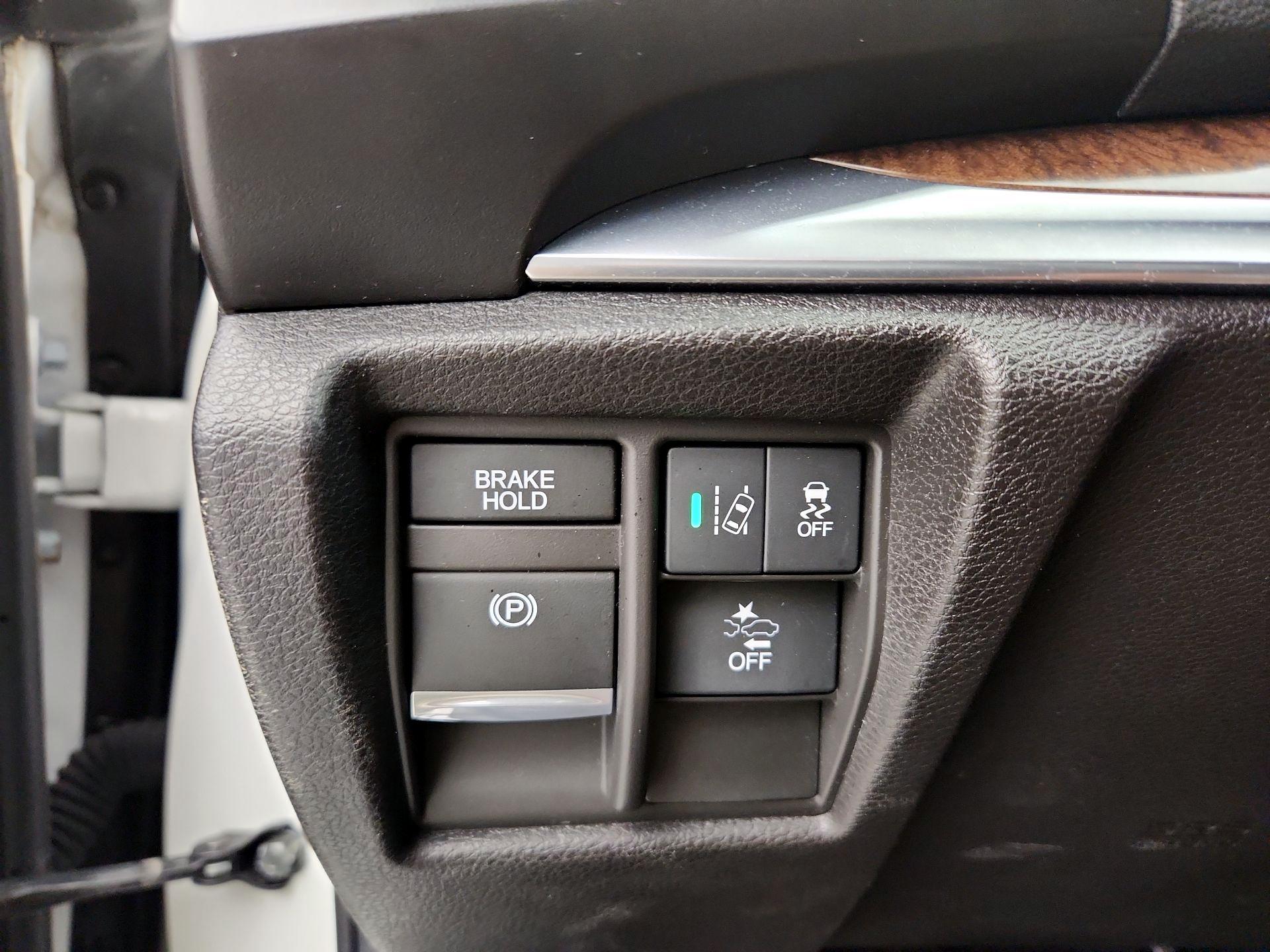 Thumbnail: 2018 Acura MDX - 13