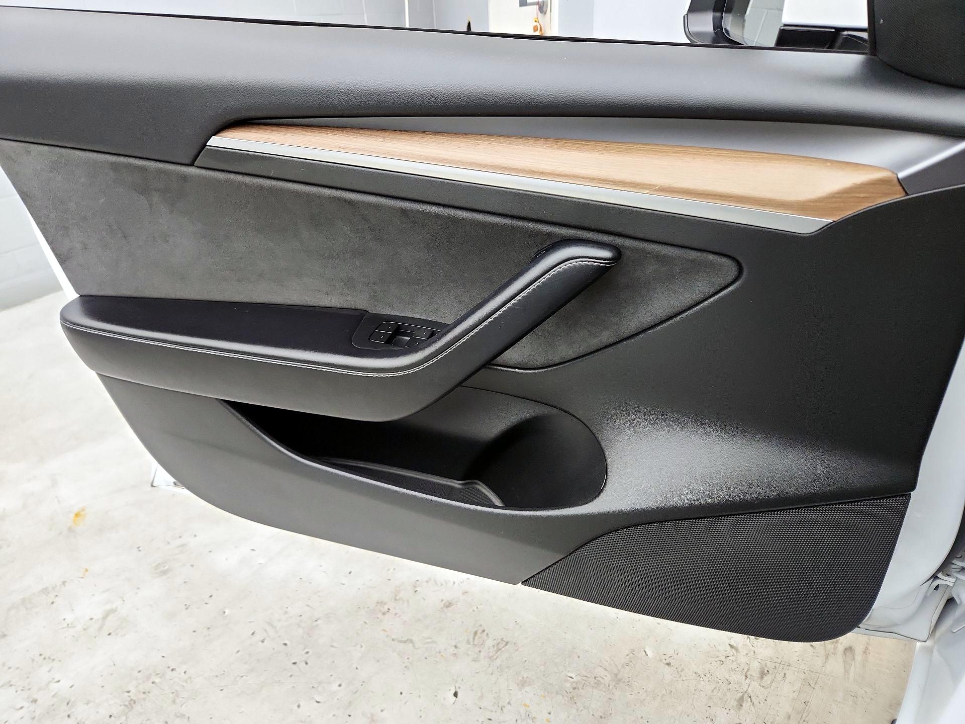 Thumbnail: 2023 Tesla Model 3 - 12