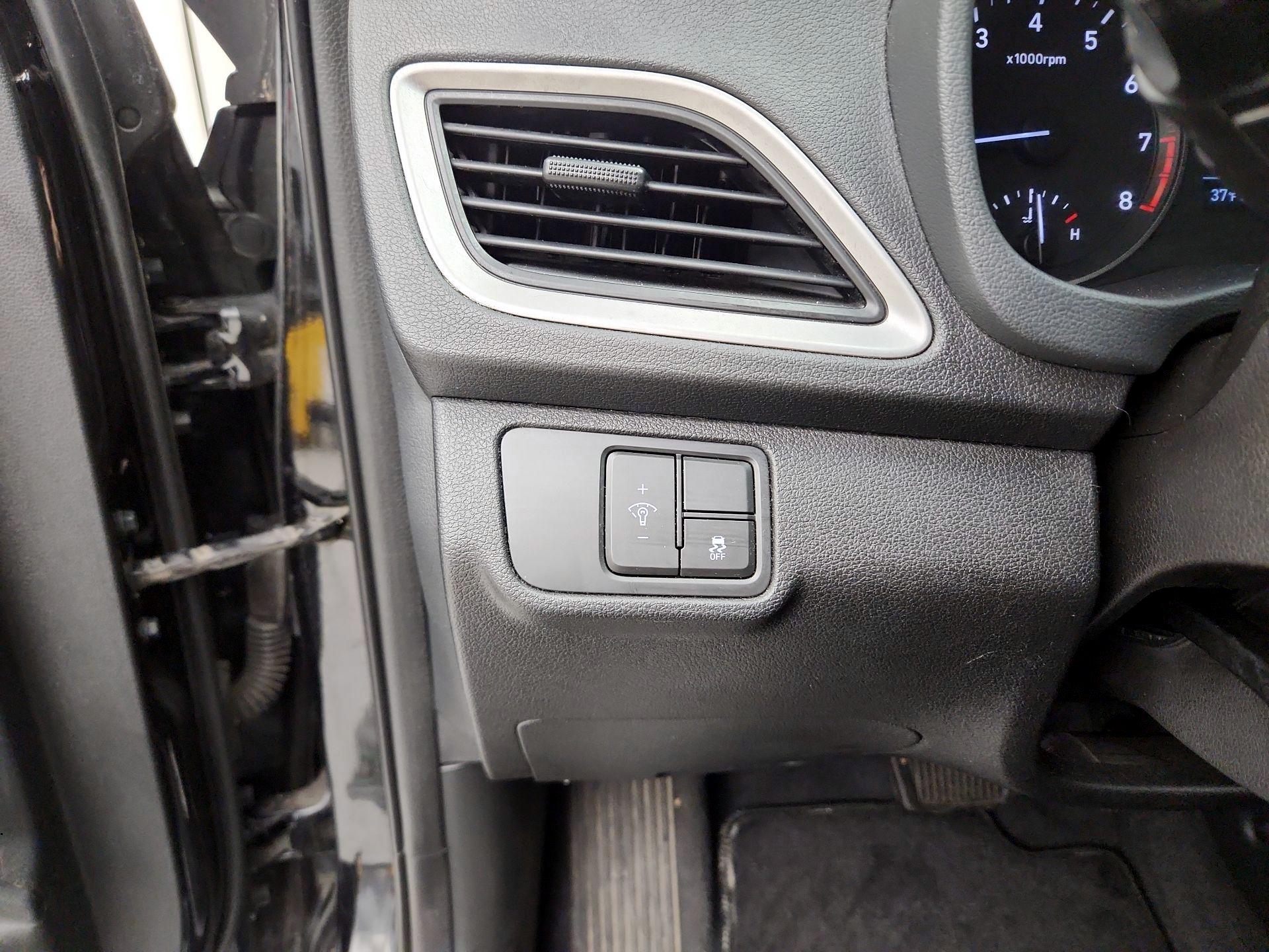 Thumbnail: 2018 Hyundai Accent - 13