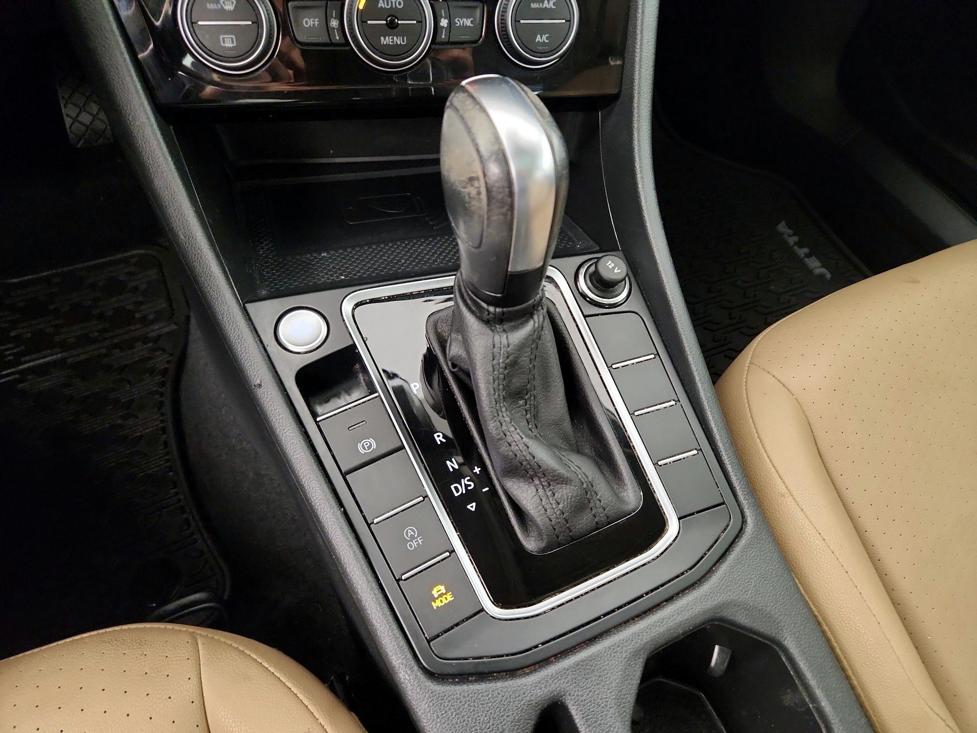 Thumbnail: 2020 Volkswagen Jetta - 17