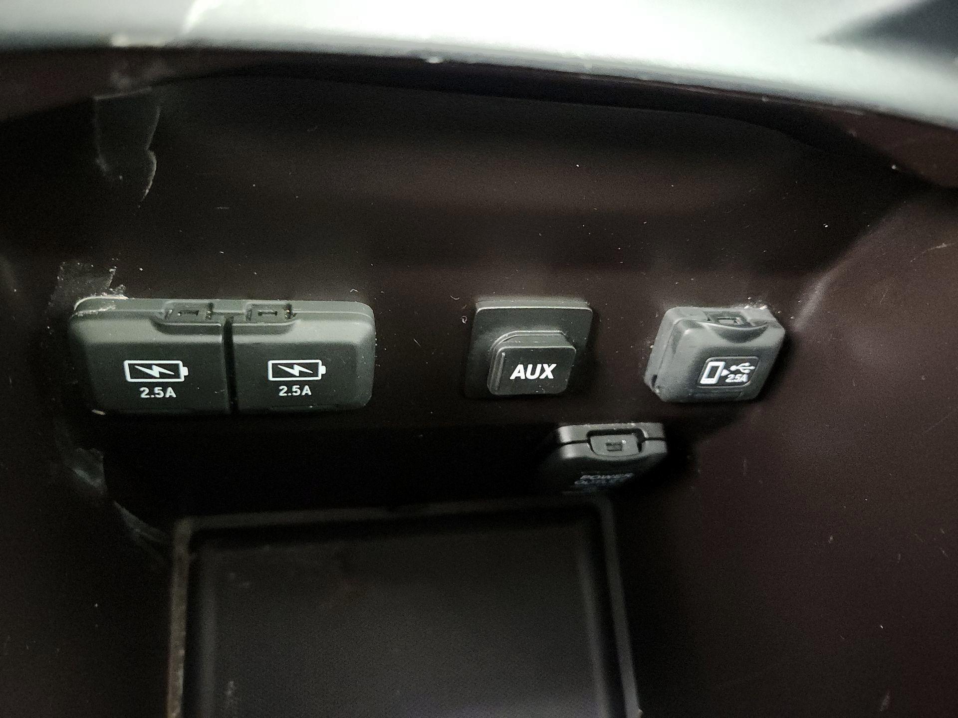 Thumbnail: 2019 Acura MDX - 19