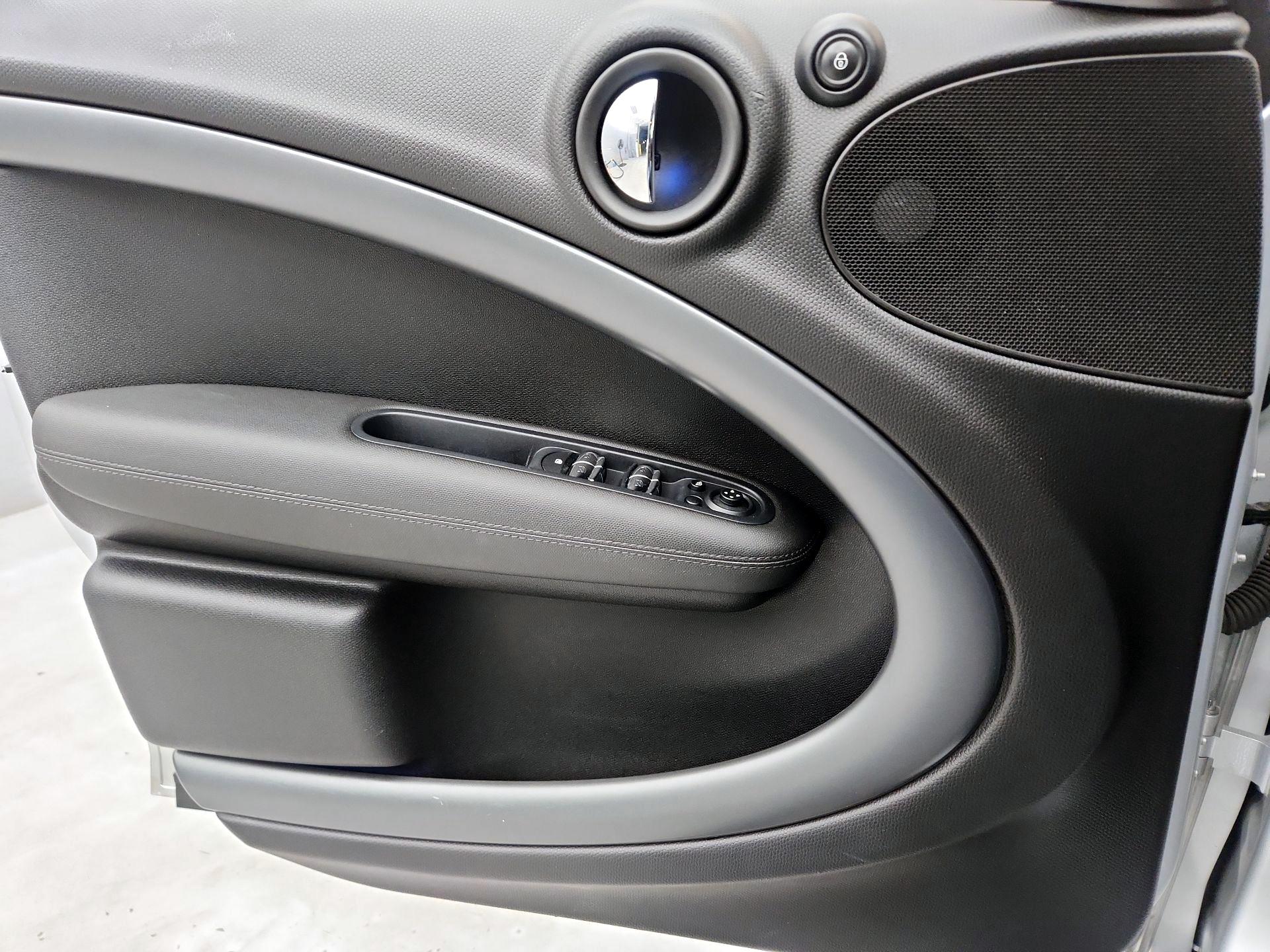 Thumbnail: 2016 MINI Cooper Countryman - 12