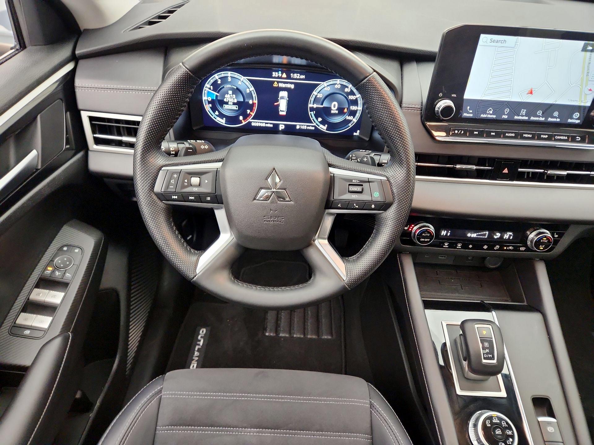 Thumbnail: 2024 Mitsubishi Outlander - 10