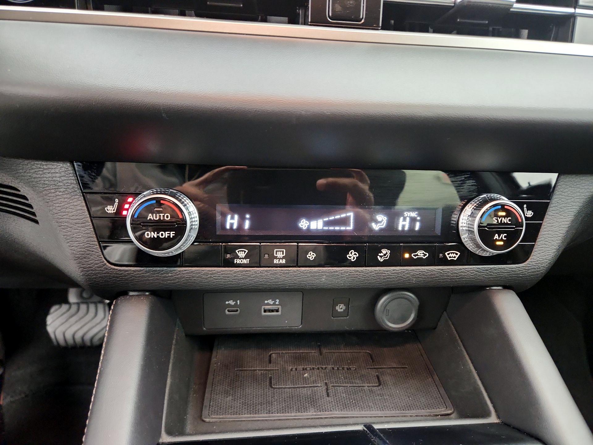 Thumbnail: 2024 Mitsubishi Outlander - 17