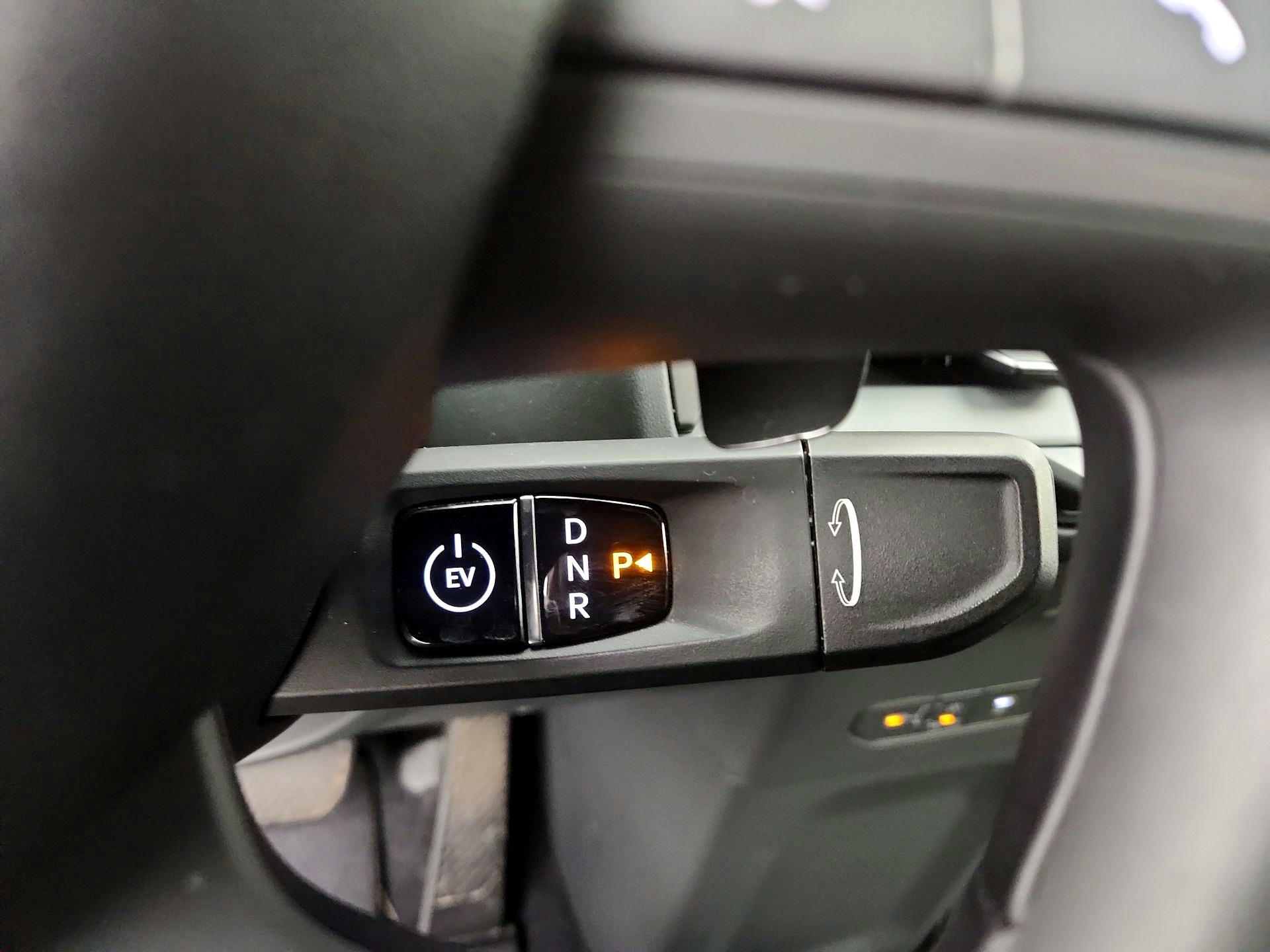 Thumbnail: 2024 Kia EV9 - 18