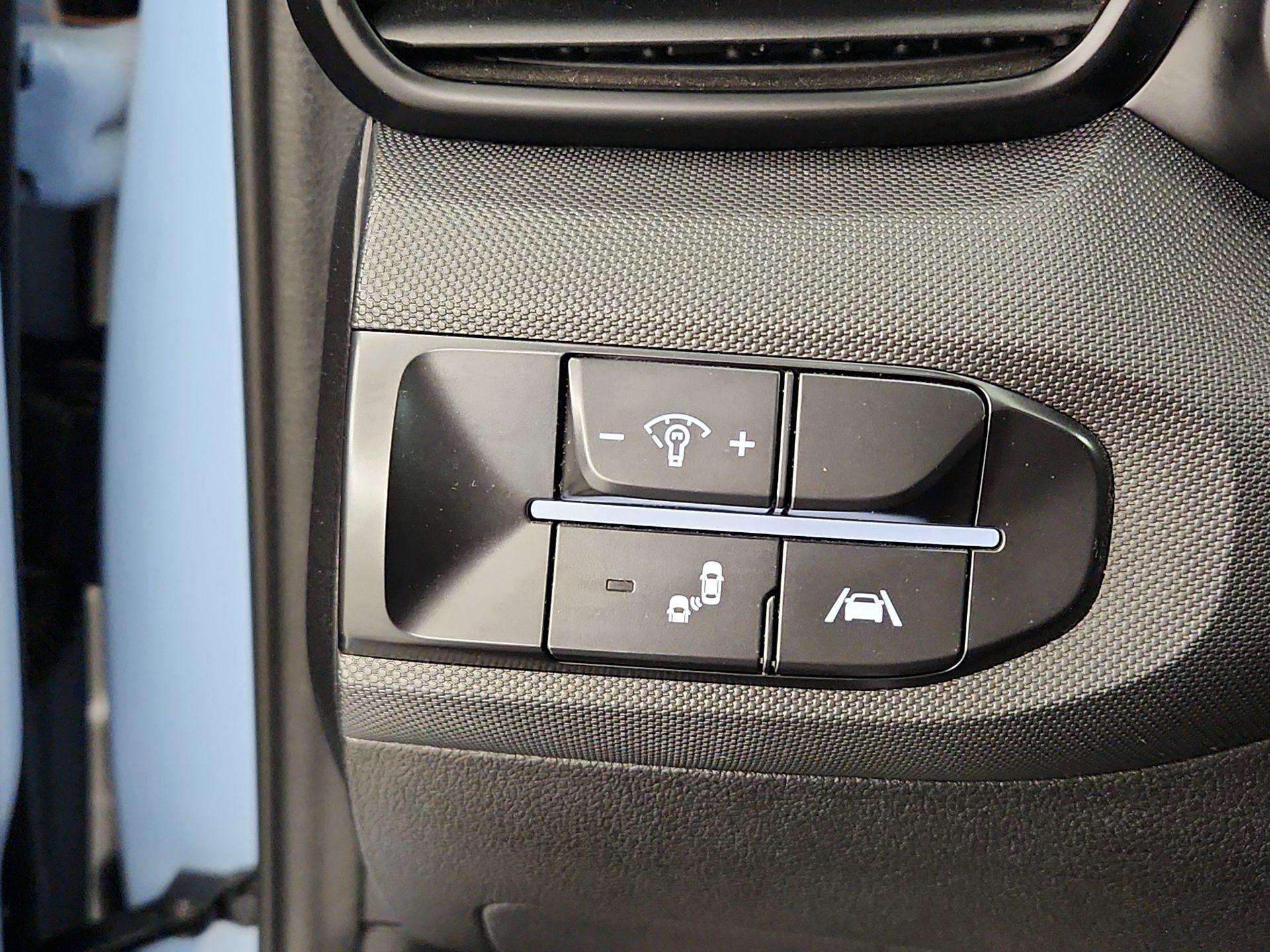 Thumbnail: 2021 Hyundai Veloster - 13