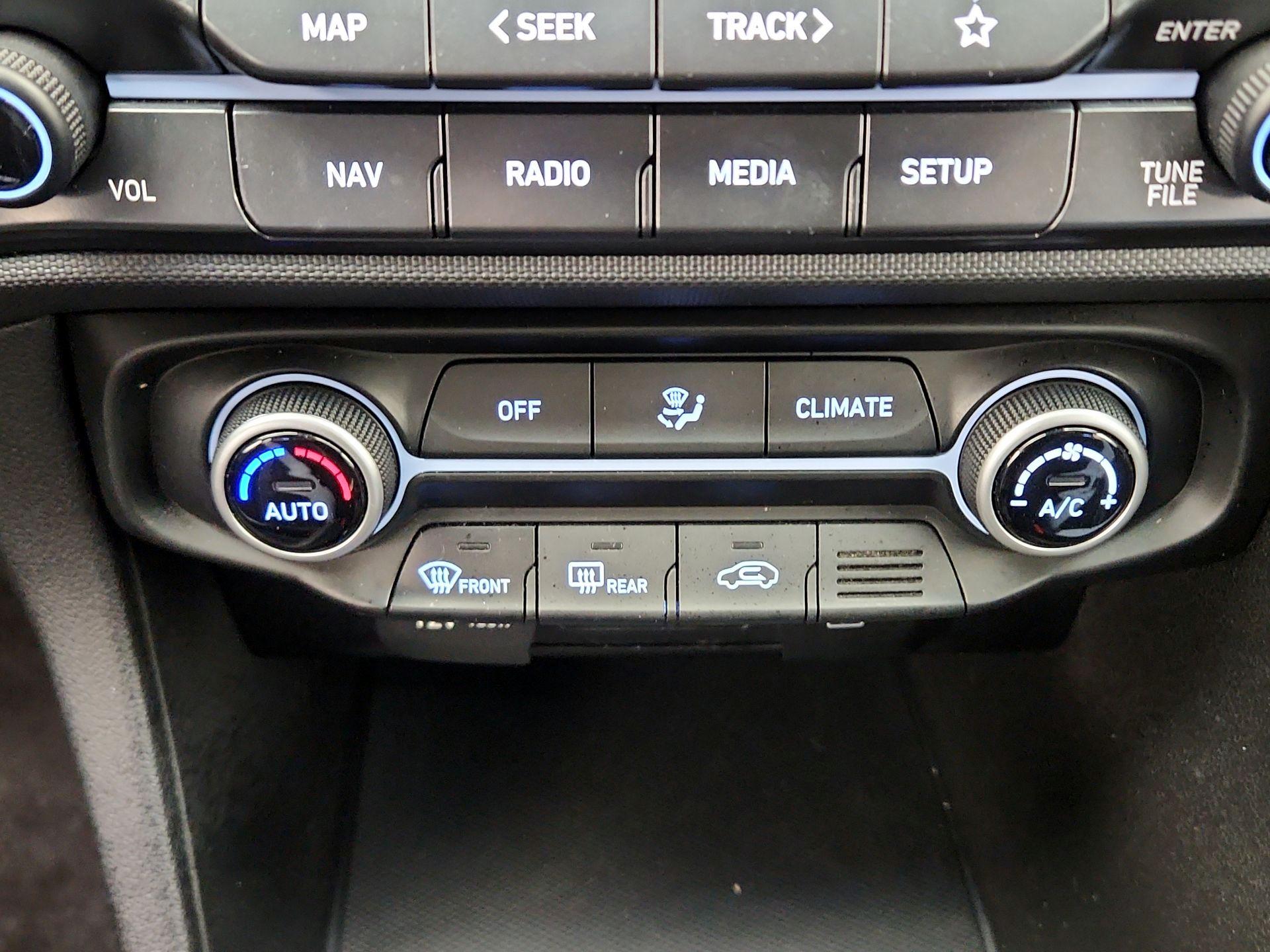 Thumbnail: 2021 Hyundai Veloster - 17