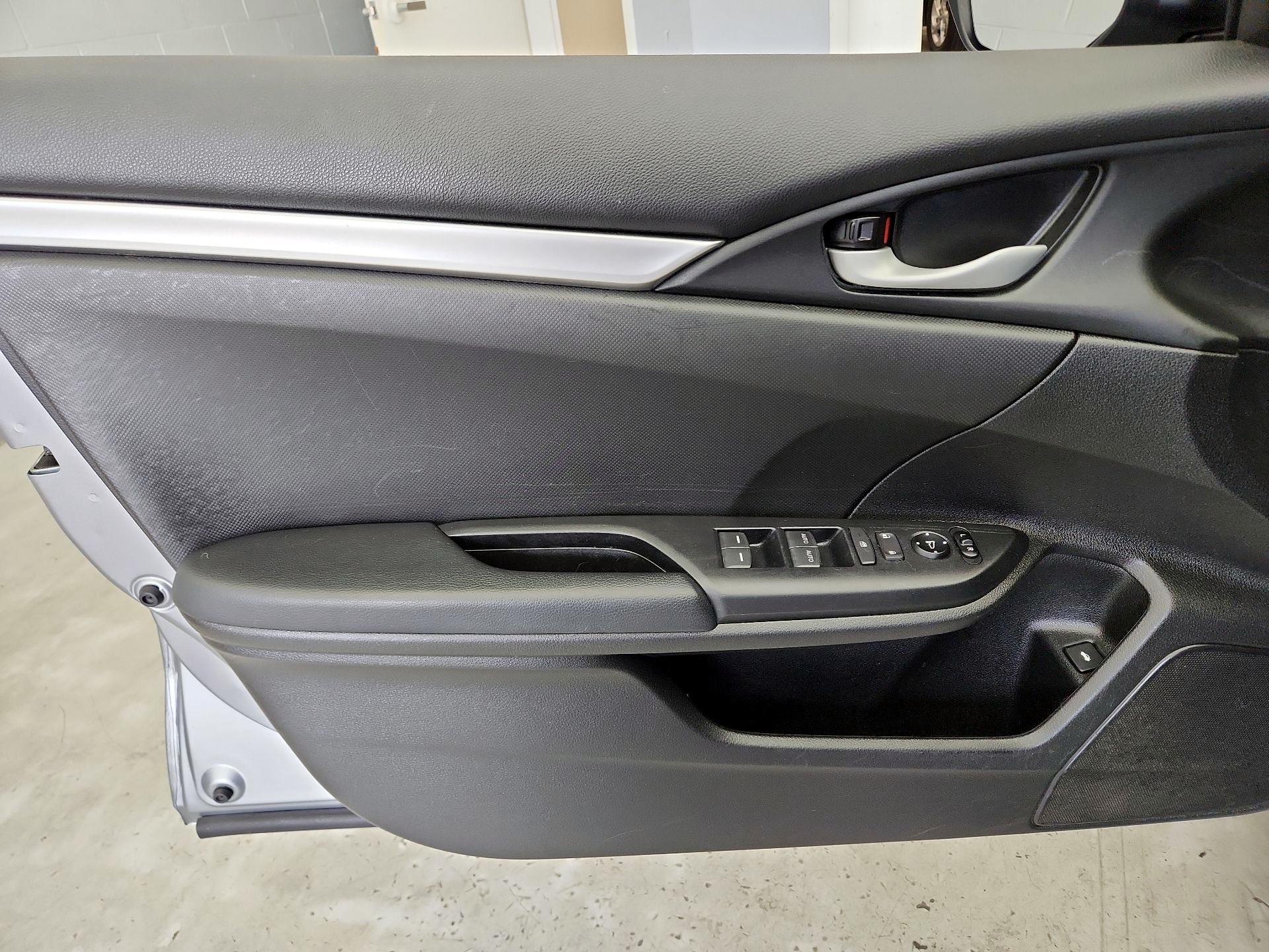 Thumbnail: 2019 Honda Civic - 12