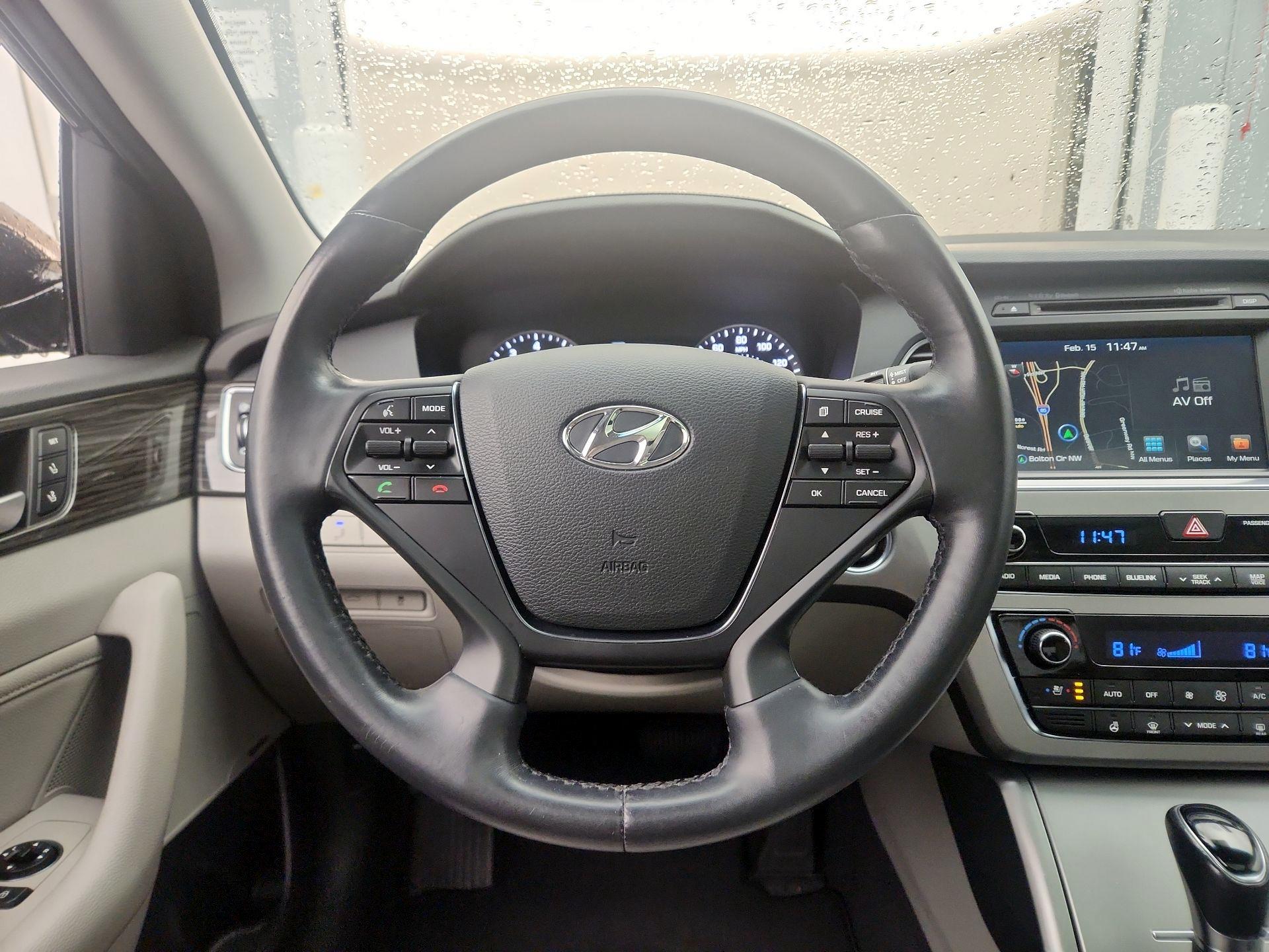 Thumbnail: 2015 Hyundai Sonata - 10
