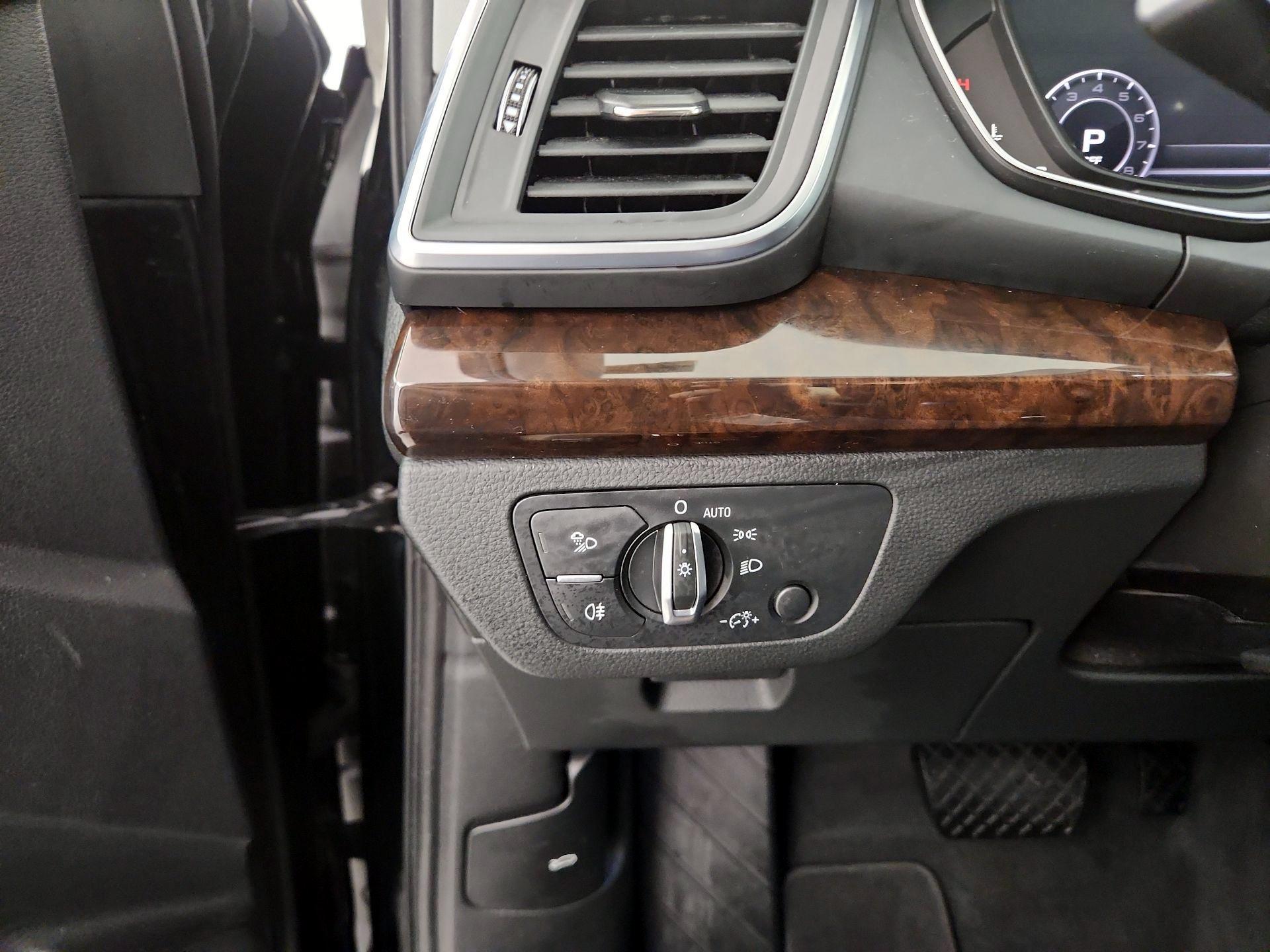 Thumbnail: 2019 Audi Q5 - 13