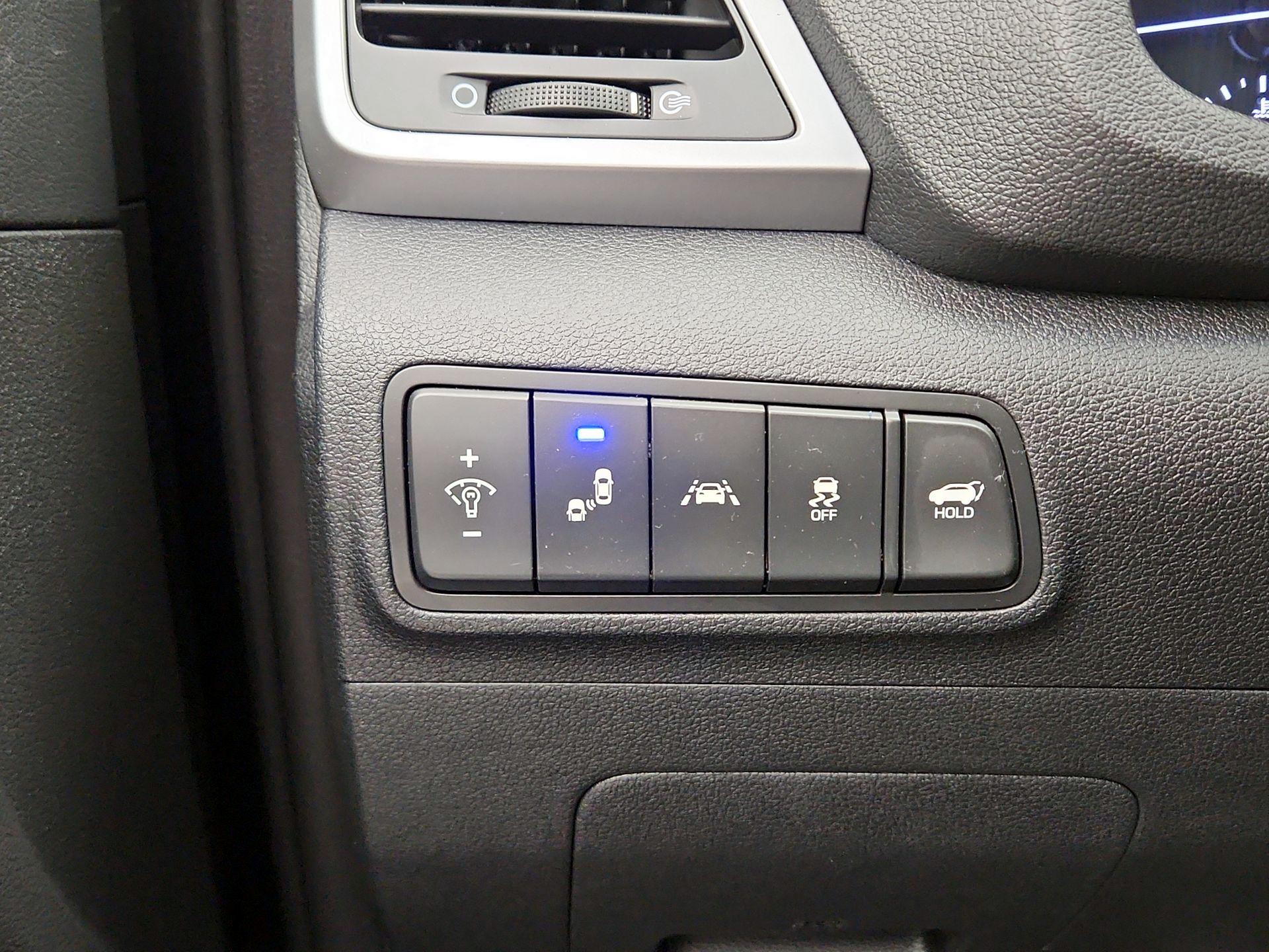 Thumbnail: 2016 Hyundai Tucson - 13