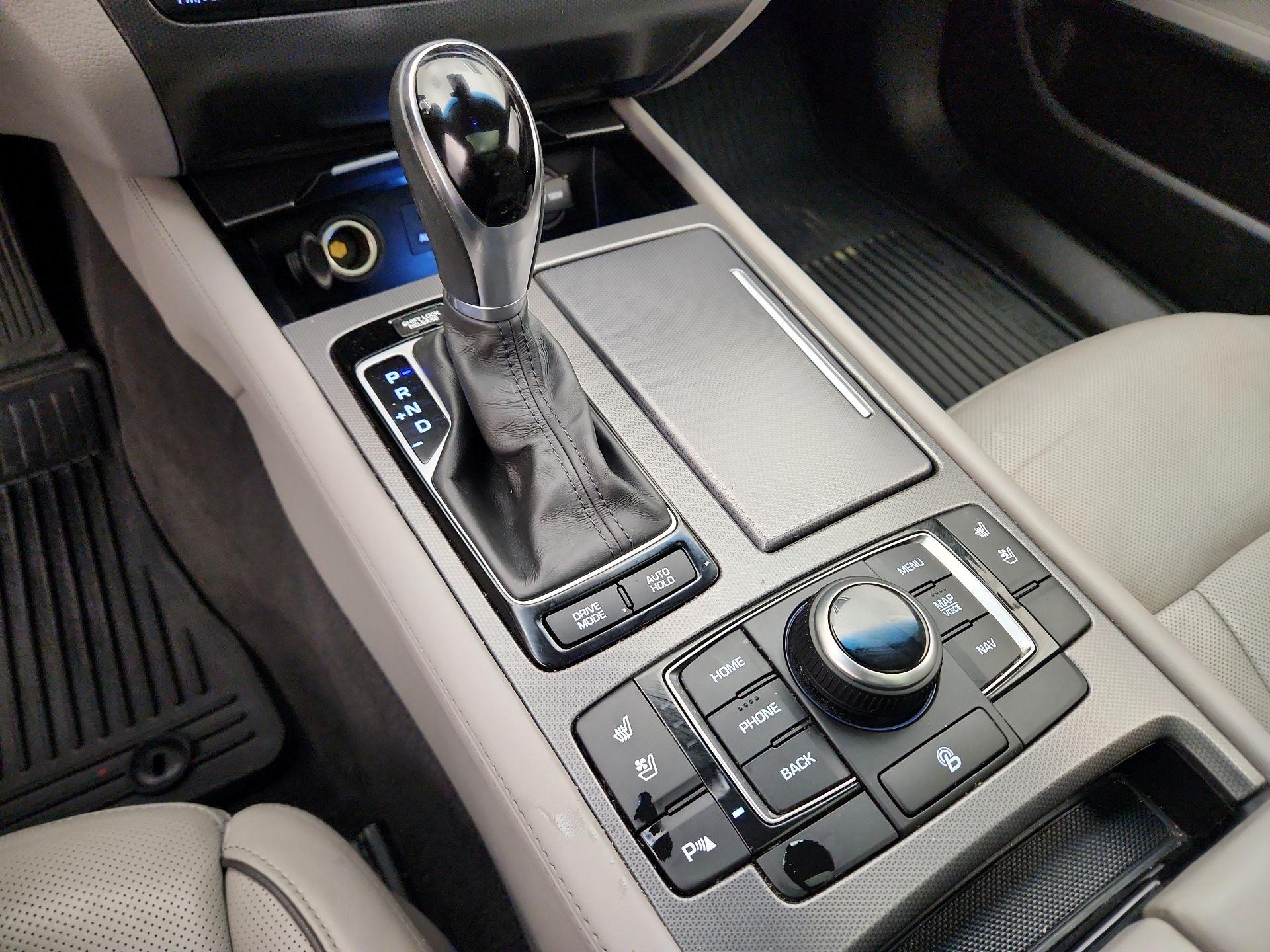 Thumbnail: 2017 Genesis G80 - 18