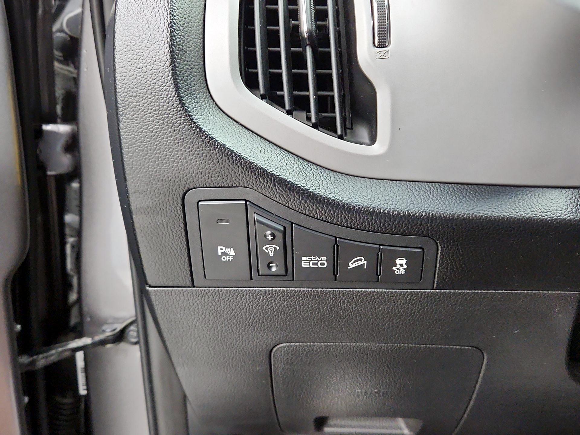 Thumbnail: 2016 Kia Sportage - 13