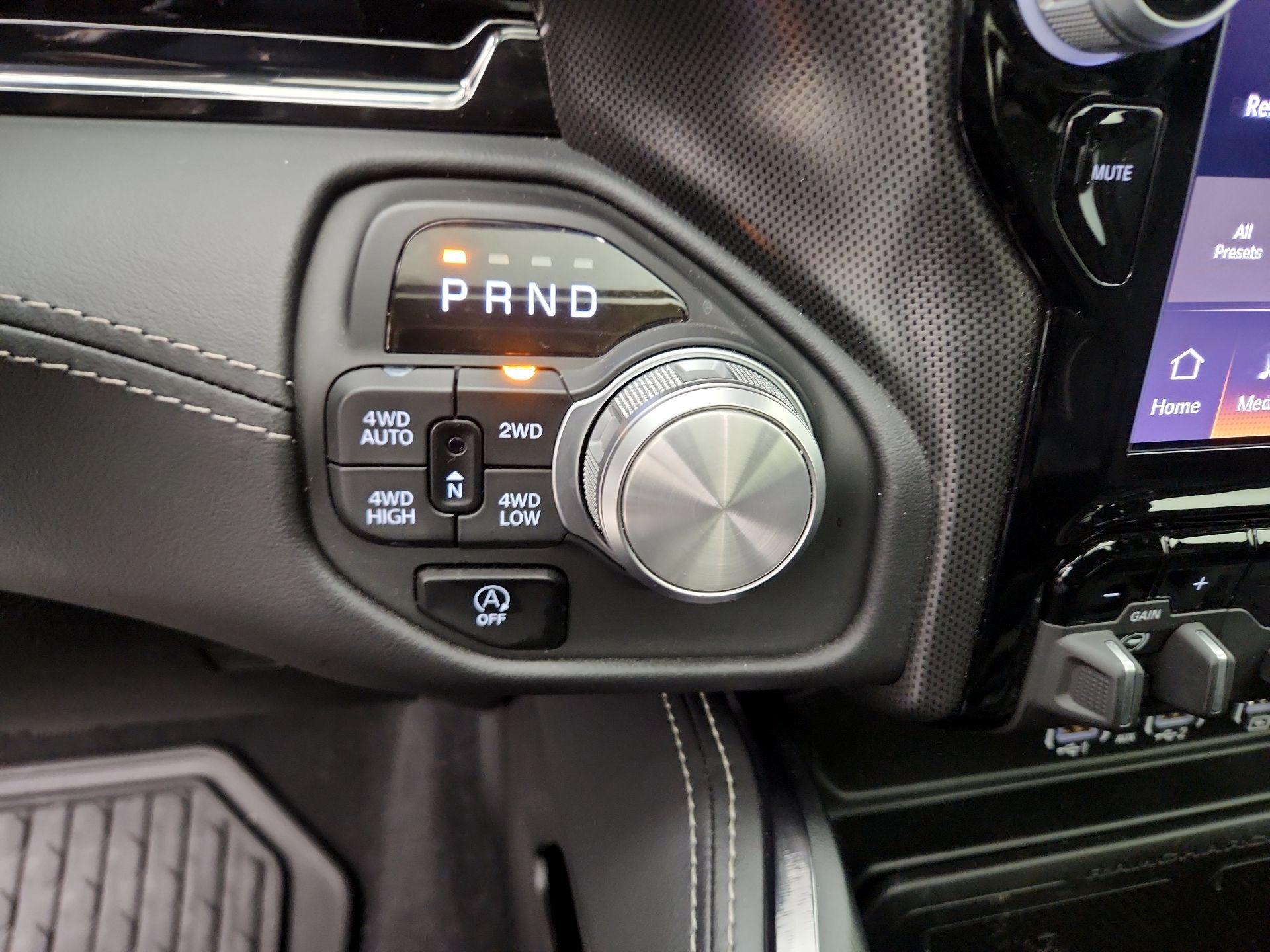 Thumbnail: 2025 RAM 1500 - 18